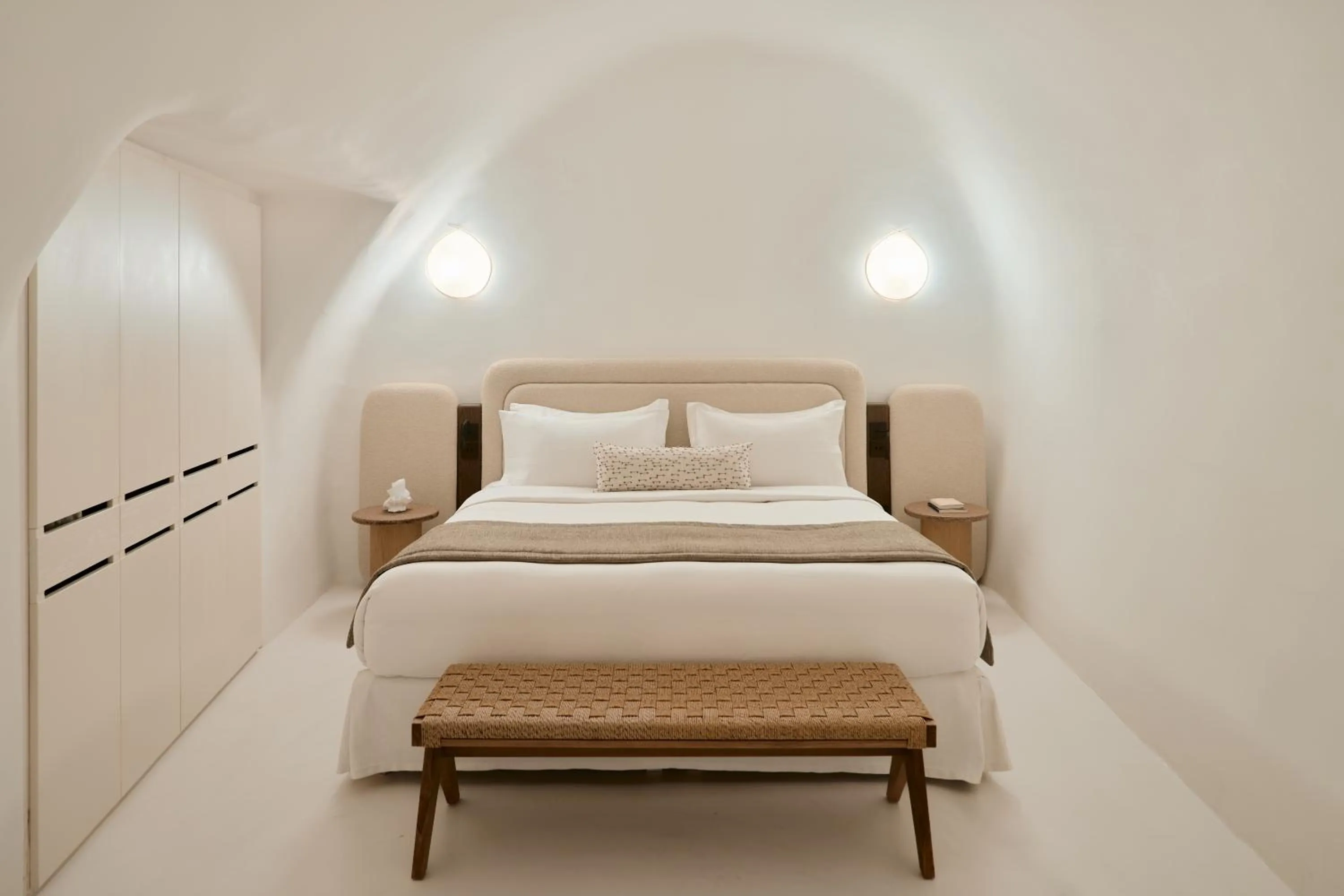 Bedroom, Bed in Mystique, a Luxury Collection Hotel, Santorini