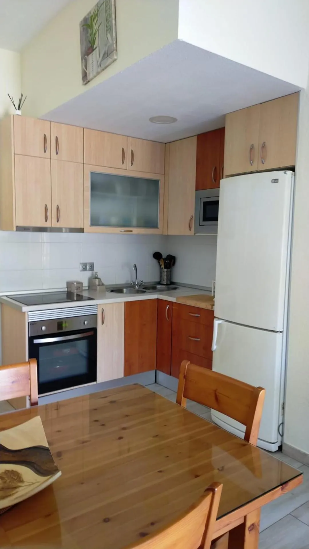 Kitchen or kitchenette in Benal Beach