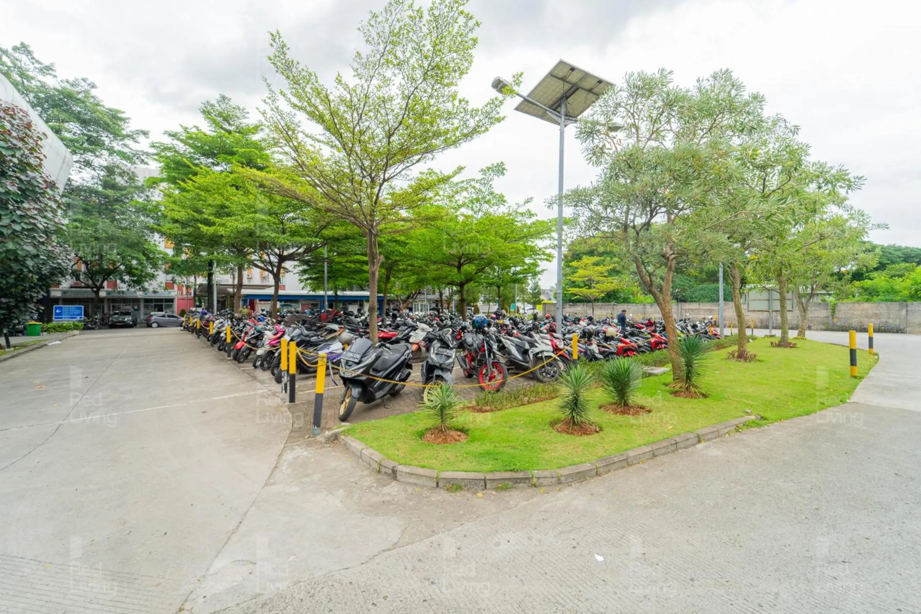 Parking in RedLiving Apartemen Aeropolis - Ivan Tower AR1