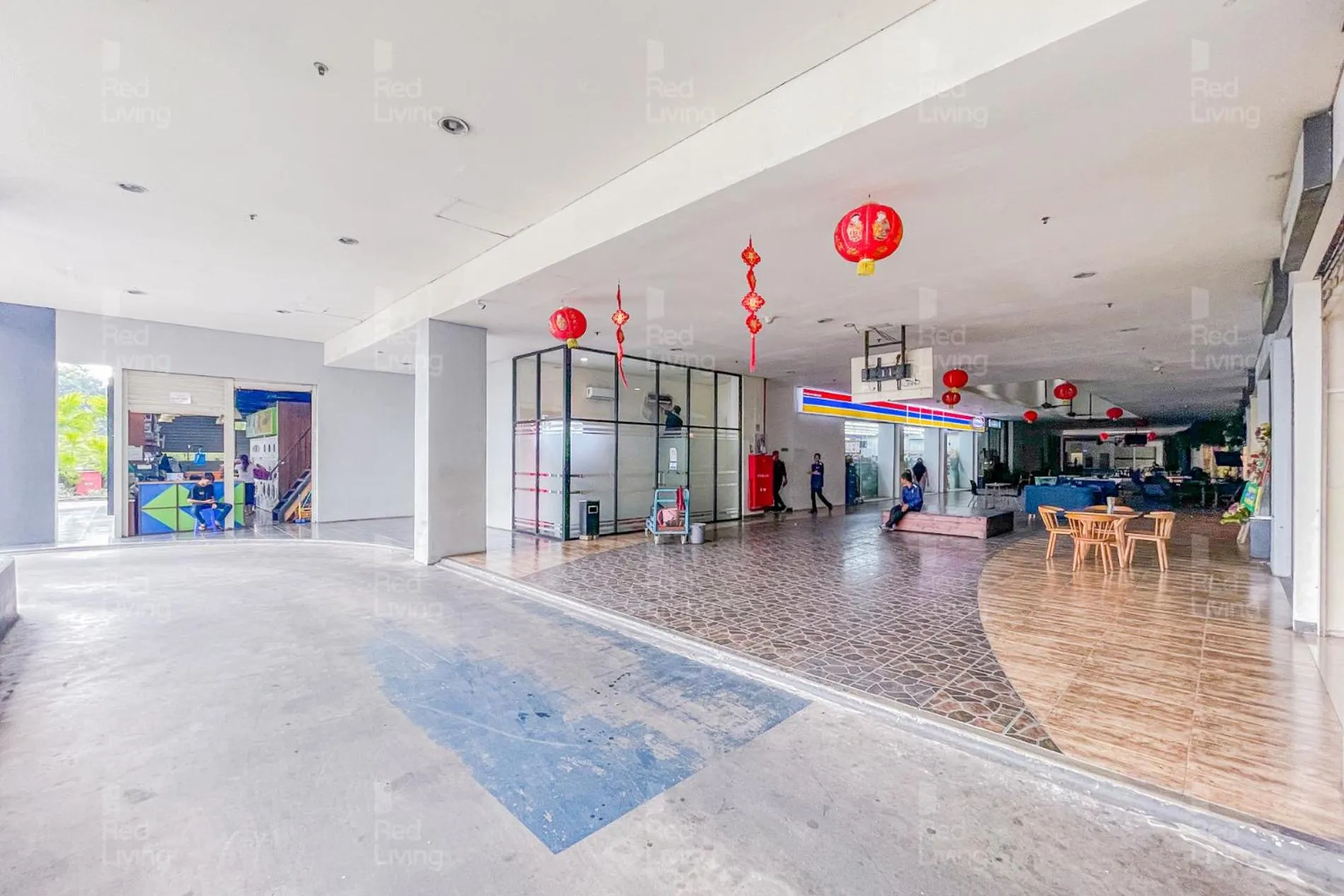 Facade/entrance in RedLiving Apartemen Serpong Green View - Nawawih Room Tower B