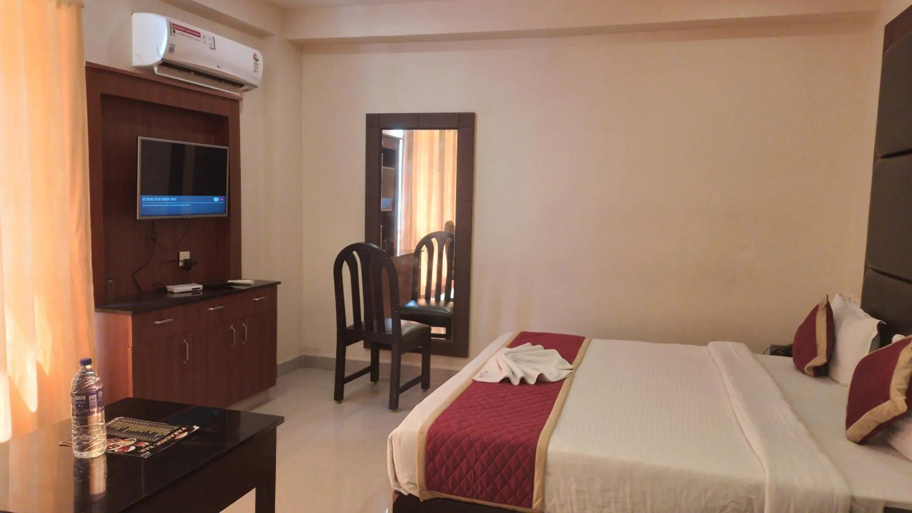 Bedroom, Bed in HOTEL PIONEER PARADISE