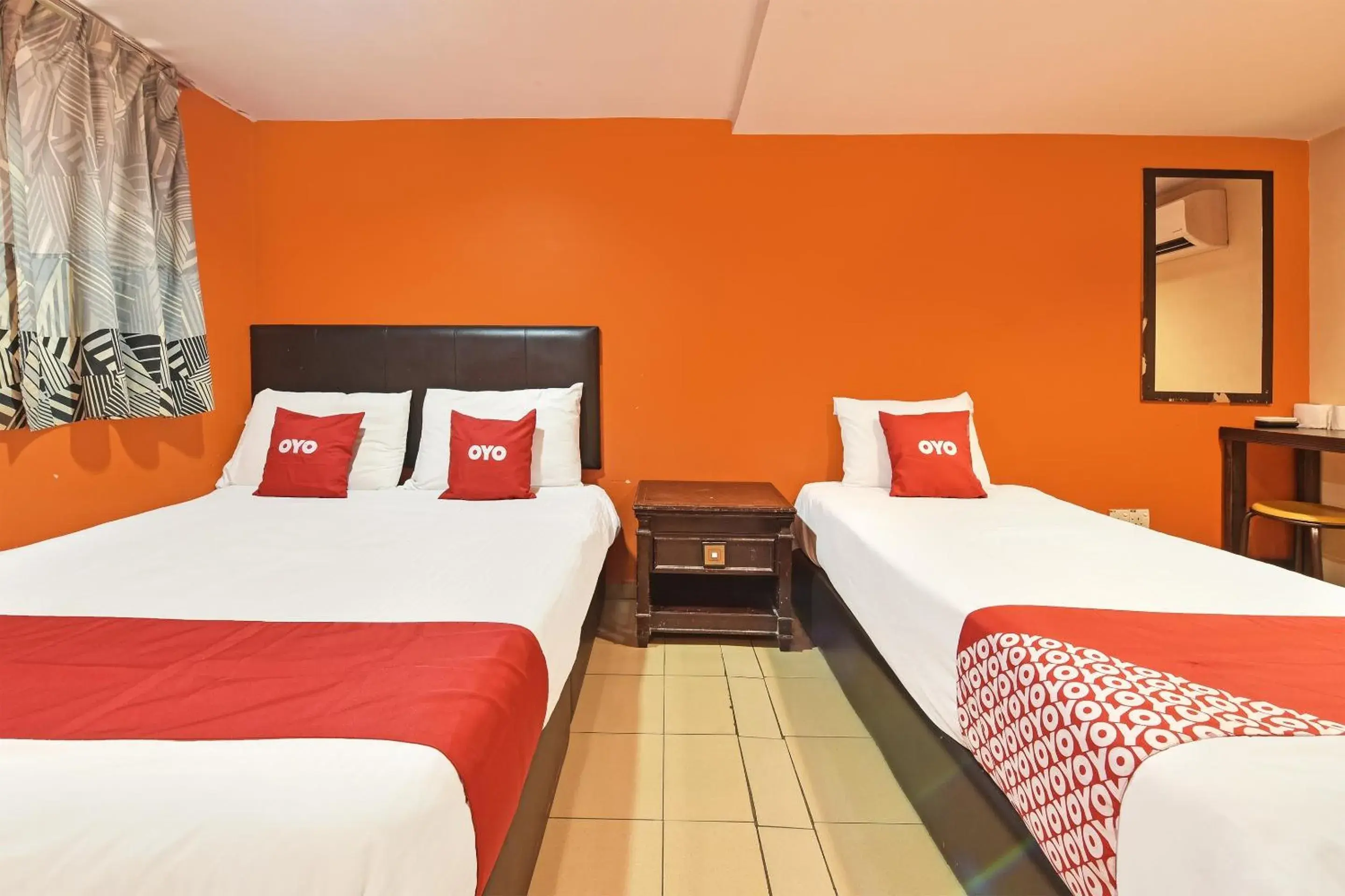 Deluxe Triple Room in OYO 90732 New Hotel 33 Deluxe Triple Room in OYO 90732 New Hotel 33