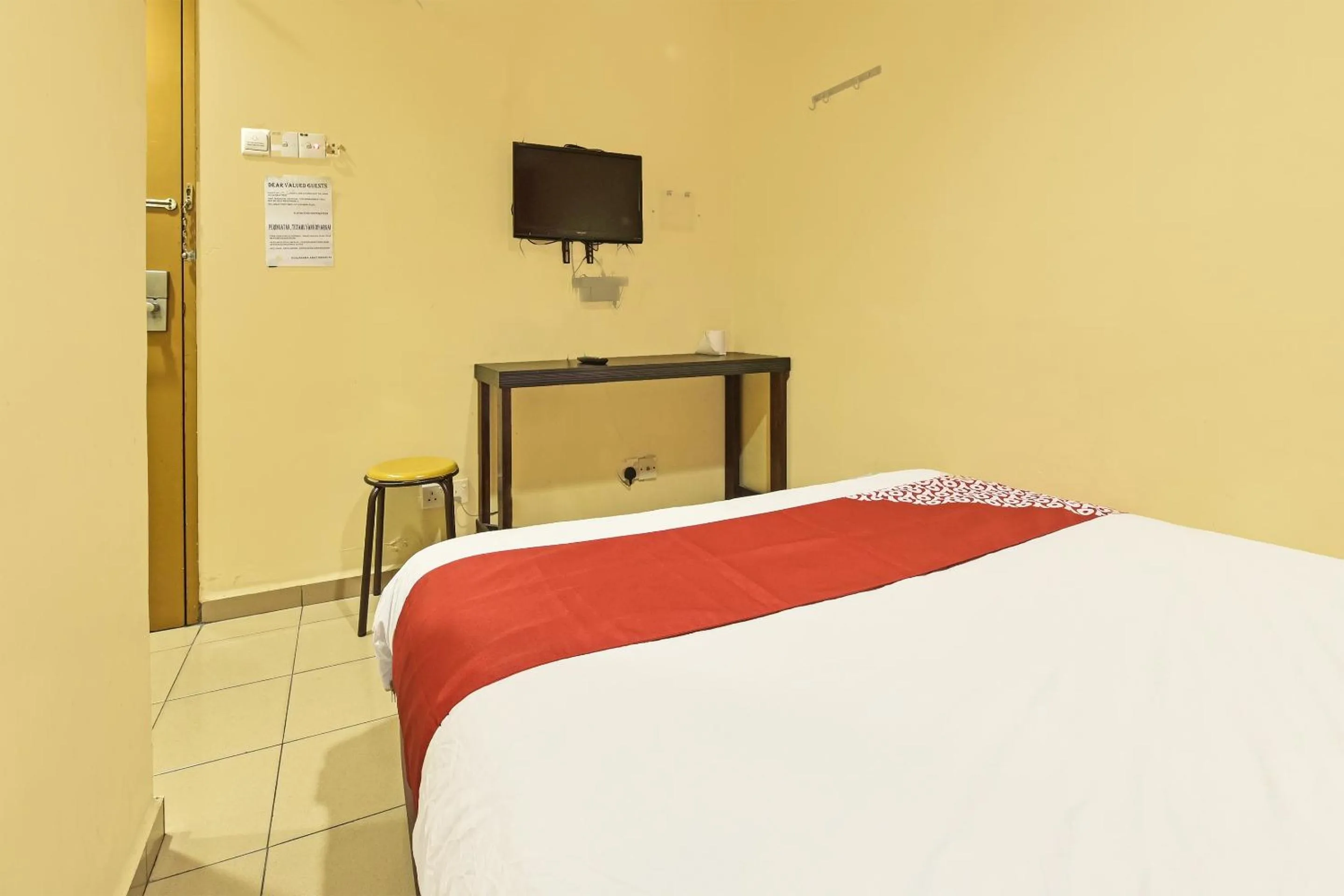 Bedroom in OYO 90732 New Hotel 33