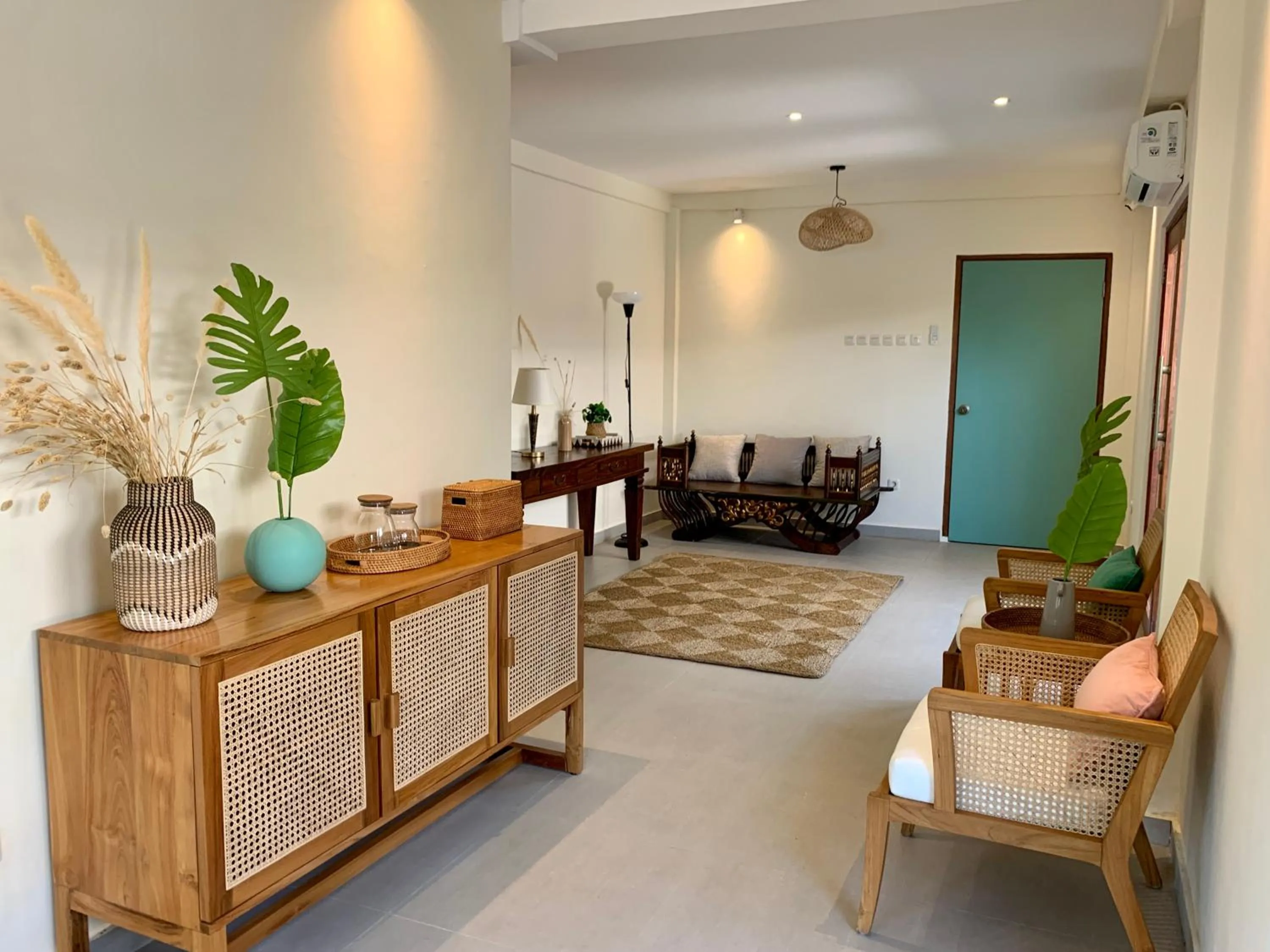 Lobby or reception in Roots Hotel Senggigi