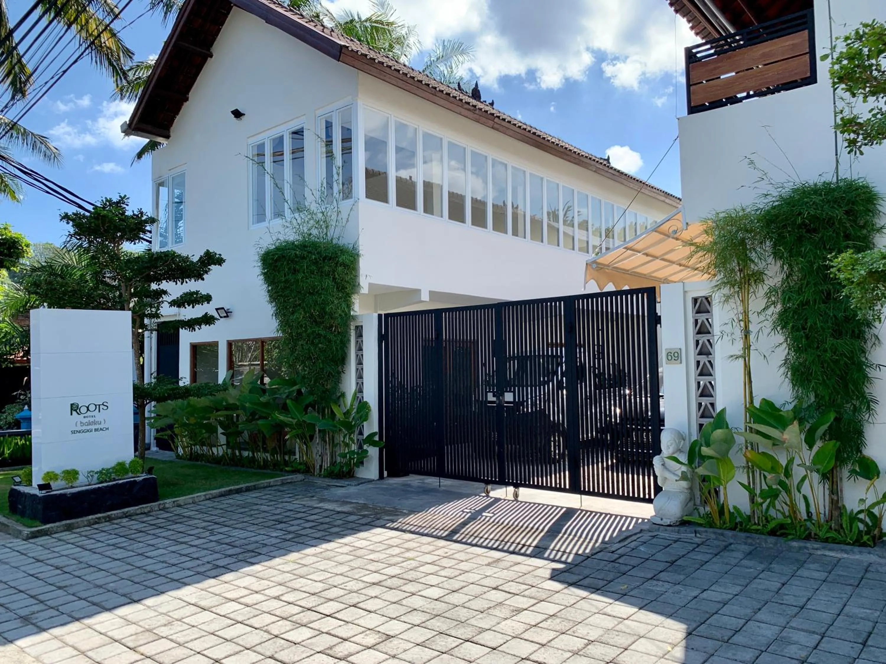 Property building in Roots Hotel Senggigi