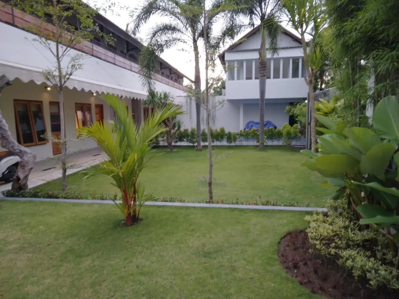 Garden in Roots Hotel Senggigi