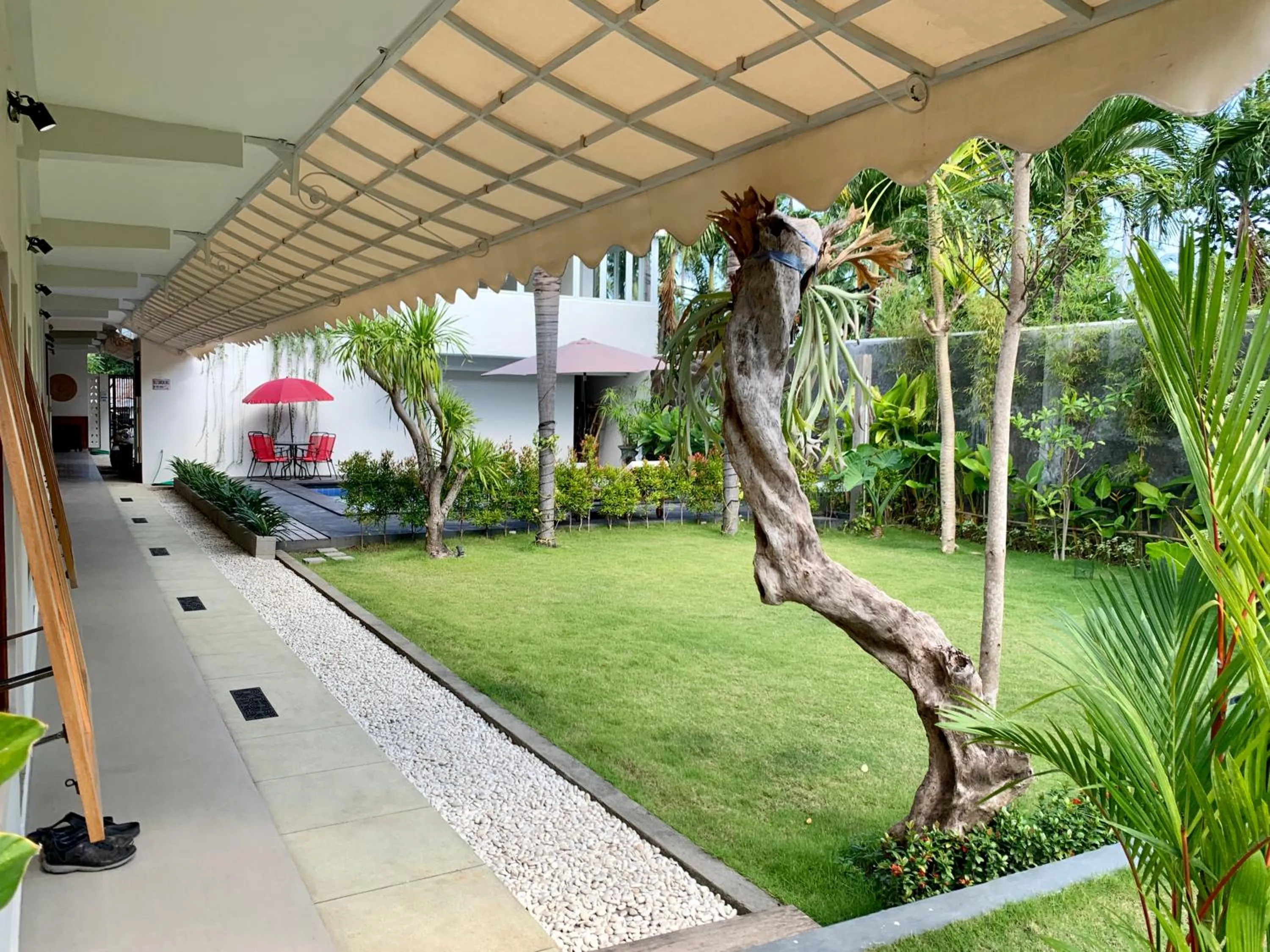 Garden in Roots Hotel Senggigi