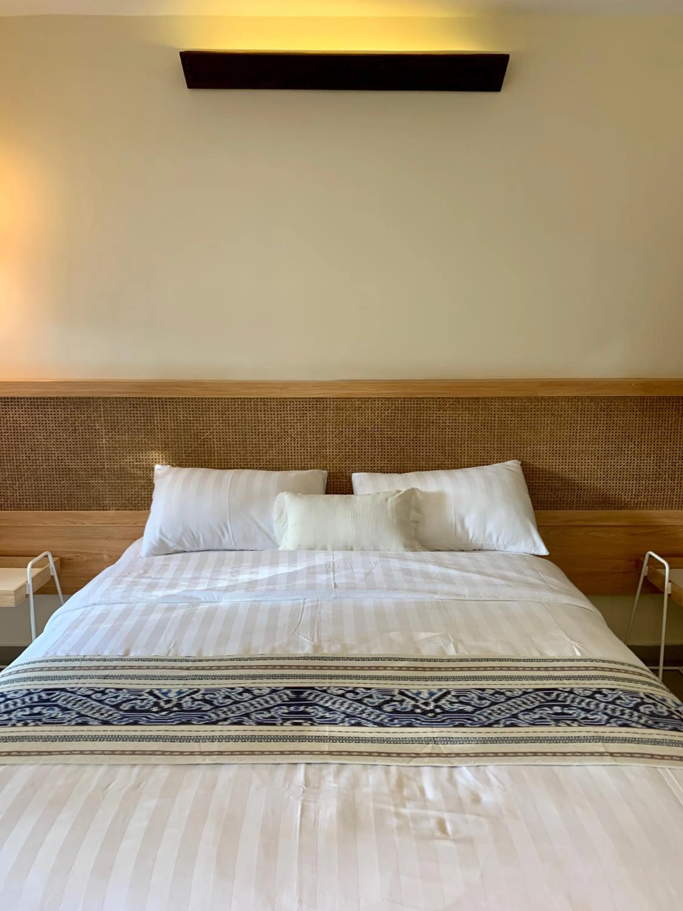 Bedroom, Bed in Roots Hotel Senggigi