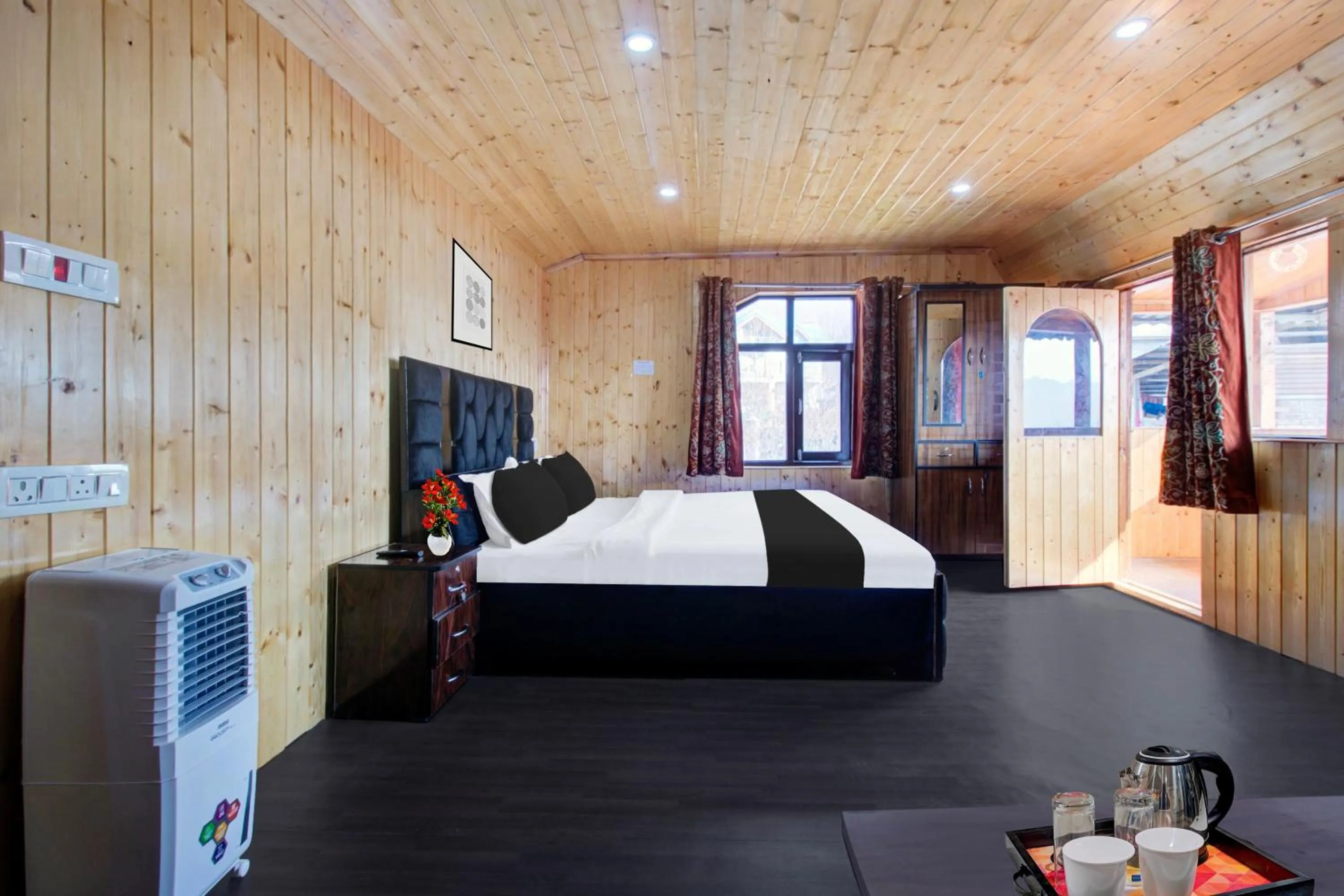 Bedroom, Bed in Collection O Brein Nishat Formerly Continental Guest House