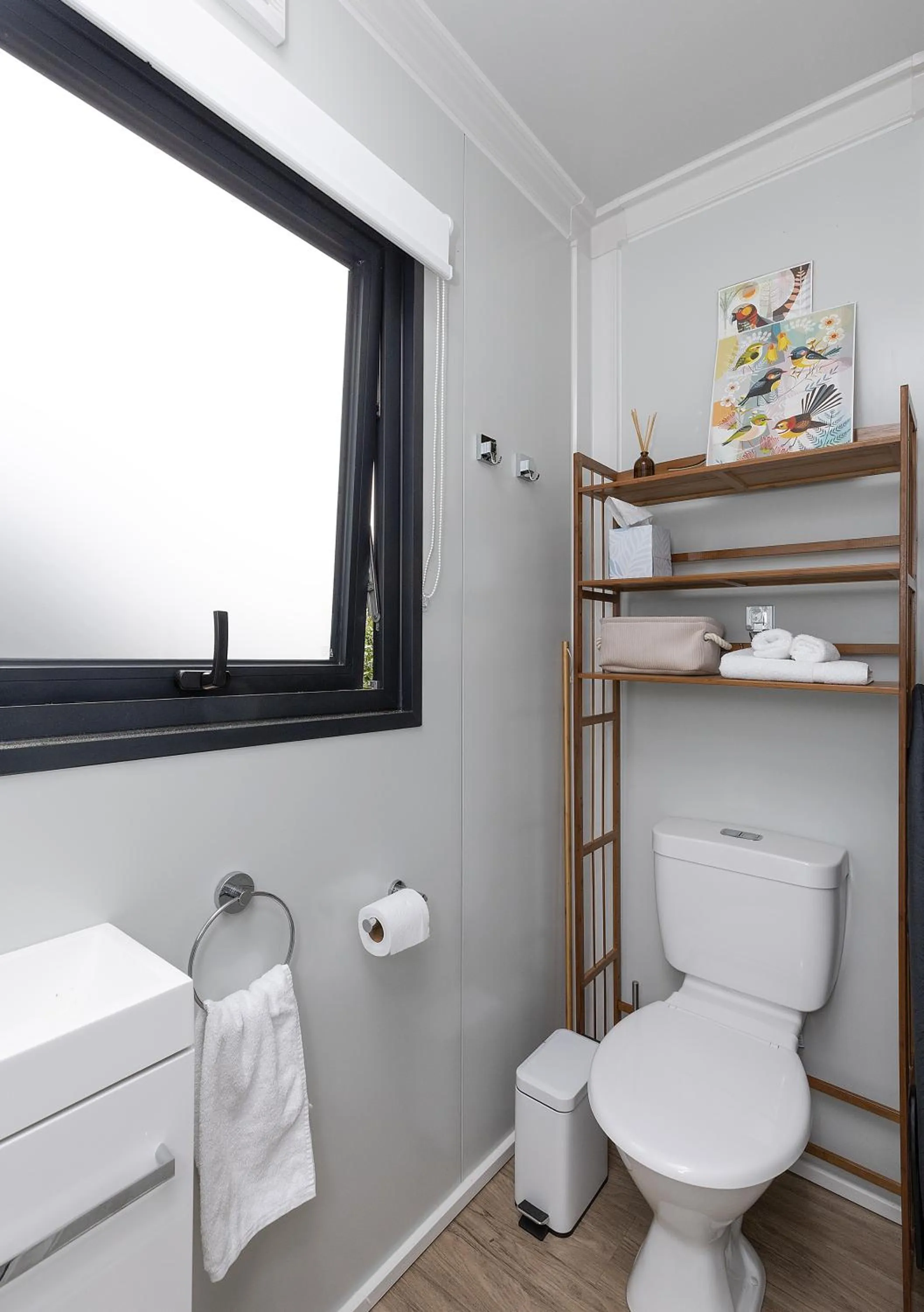 Toilet in 2 Peas In A Pod