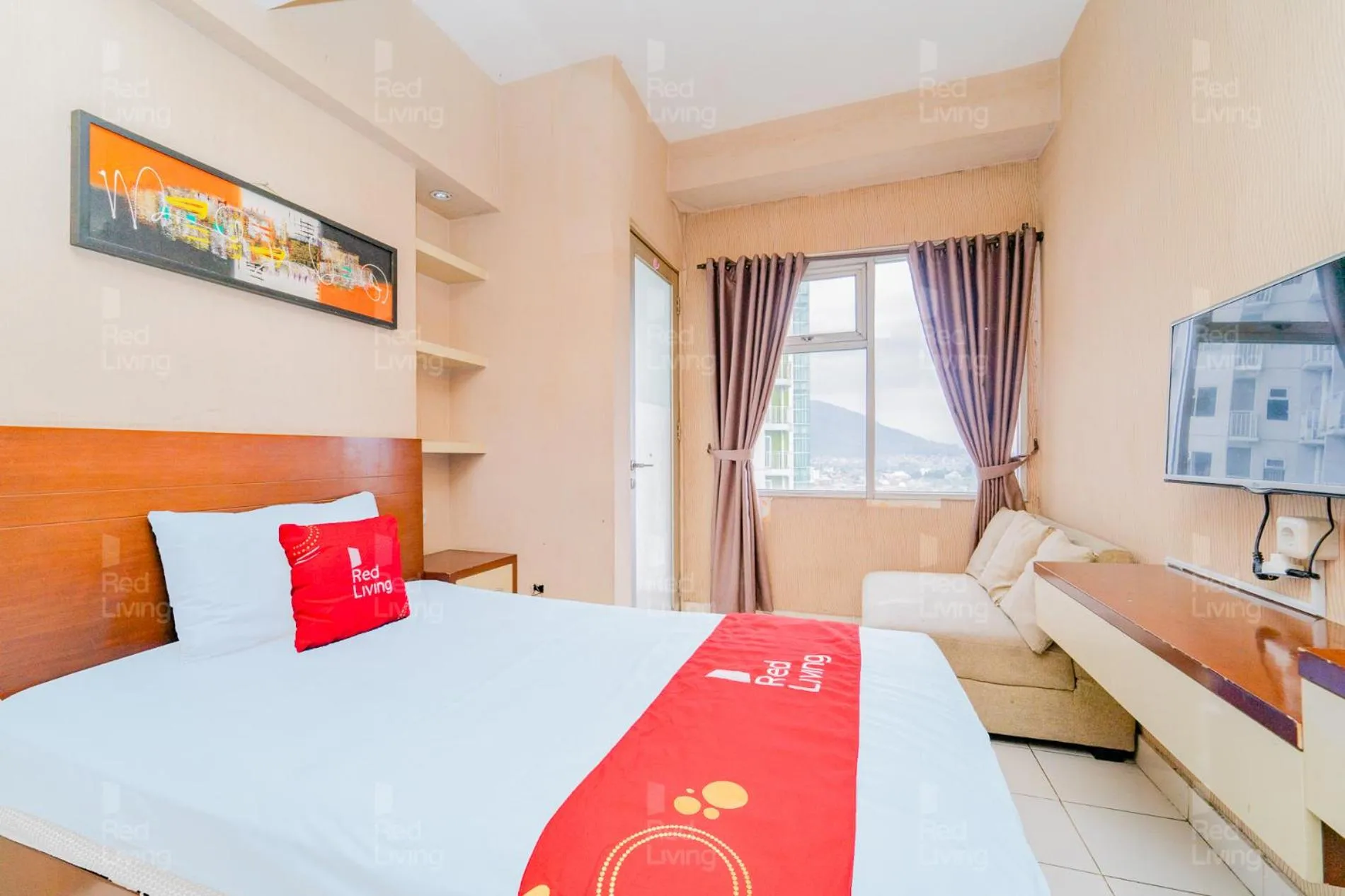 Bedroom, Bed in RedLiving Apartemen Easton Park Jatinangor - Rajes Room