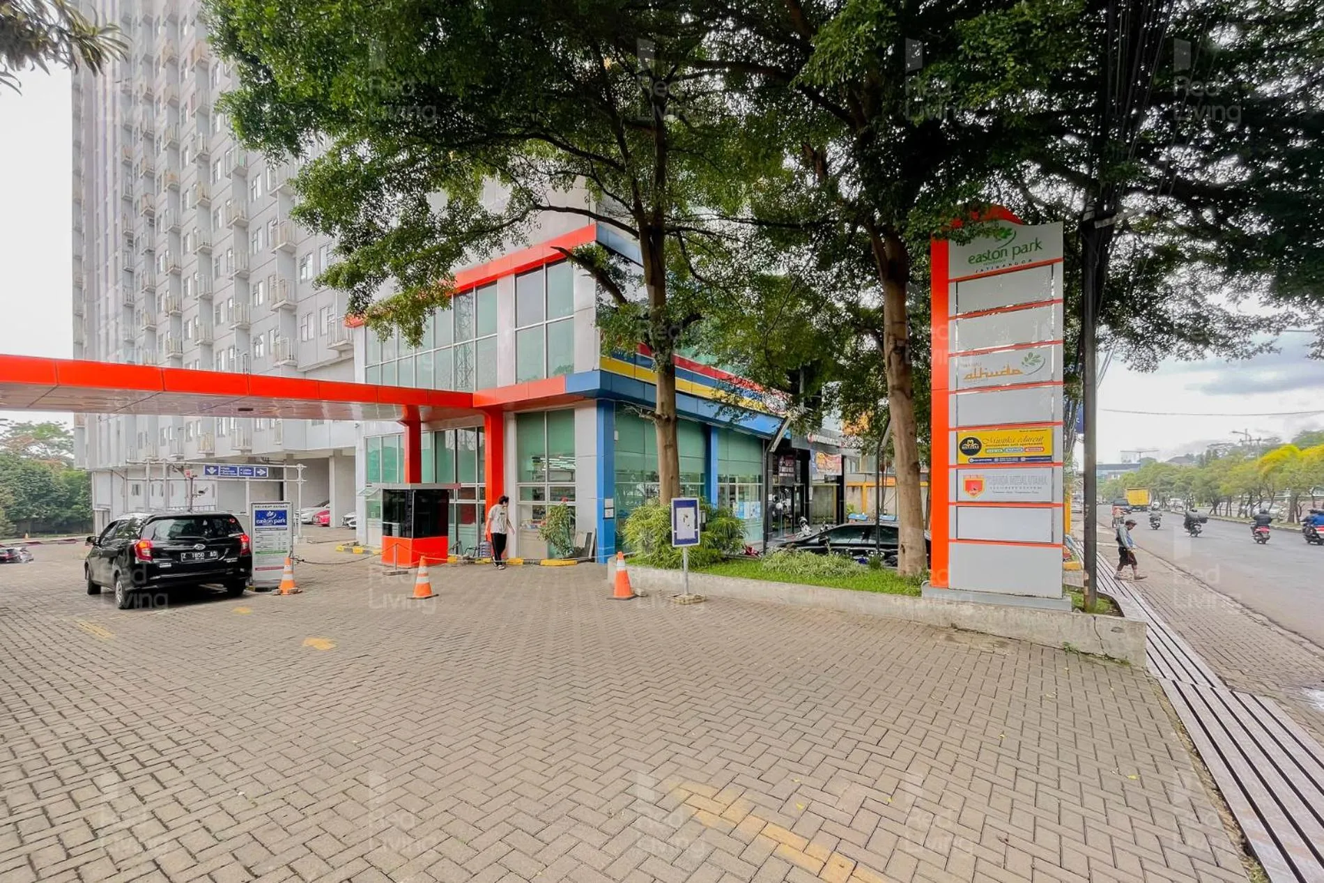 Property building in RedLiving Apartemen Easton Park Jatinangor - Rajes Room