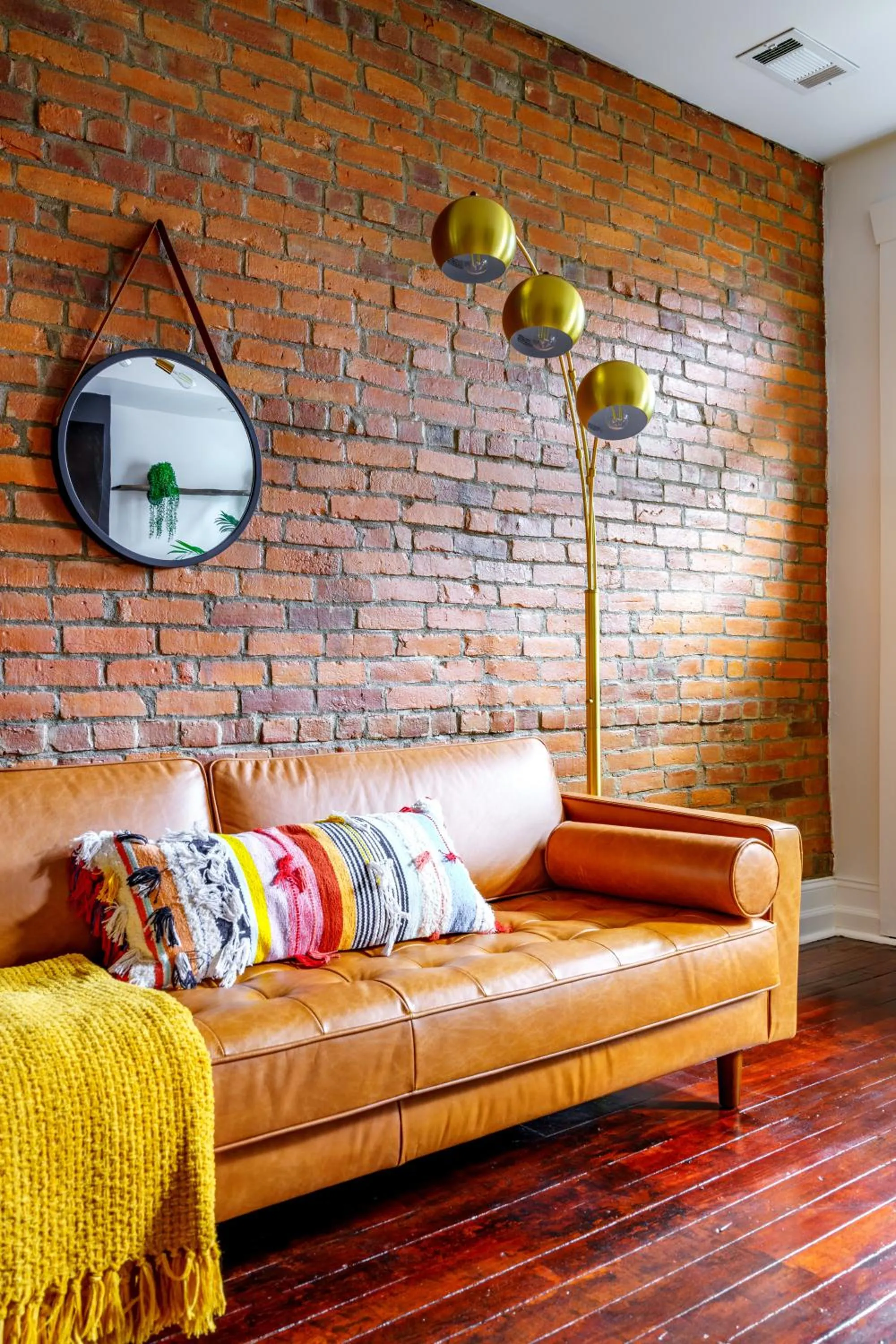 Living room in Jungle House Urban Lofts - Short North & Convention Center
