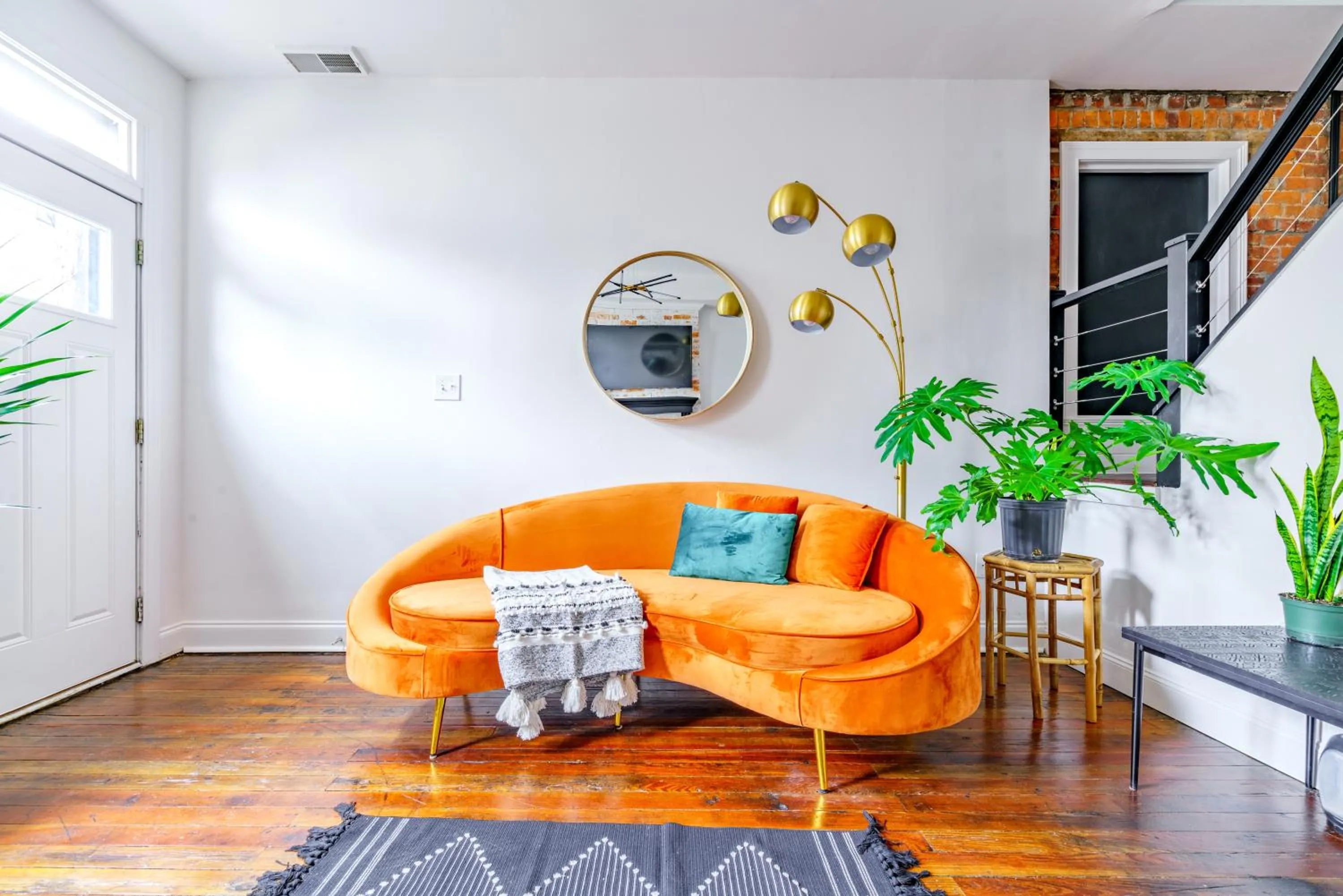 Living room in Jungle House Urban Lofts - Short North & Convention Center