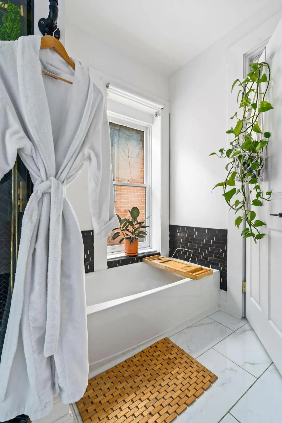 Bathroom in Jungle House Urban Lofts - Short North & Convention Center
