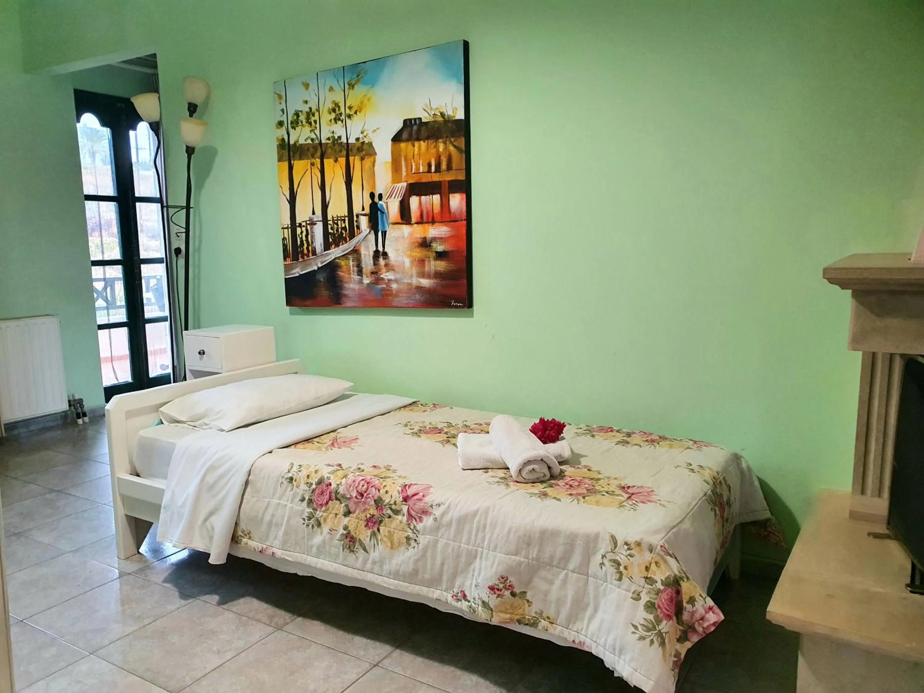 Bed in Dioskouroi Apts