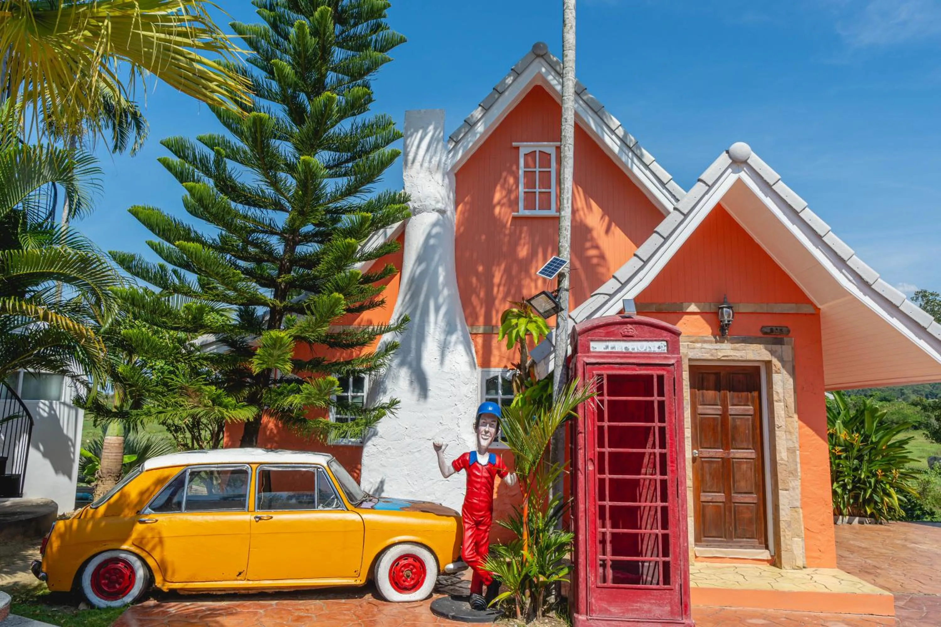 Property building in Apinya Resort Bangsarey