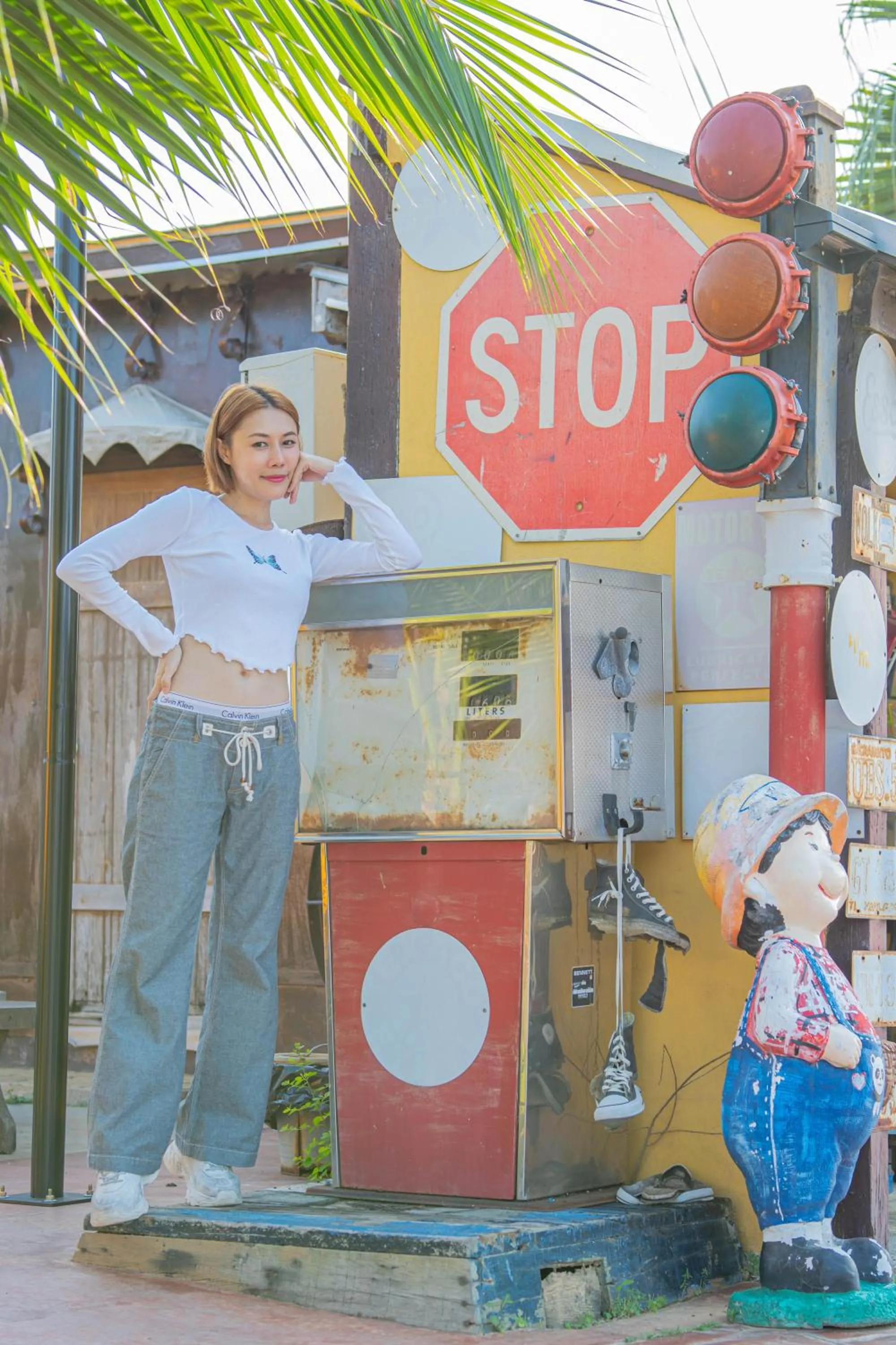 People in Apinya Resort Bangsarey