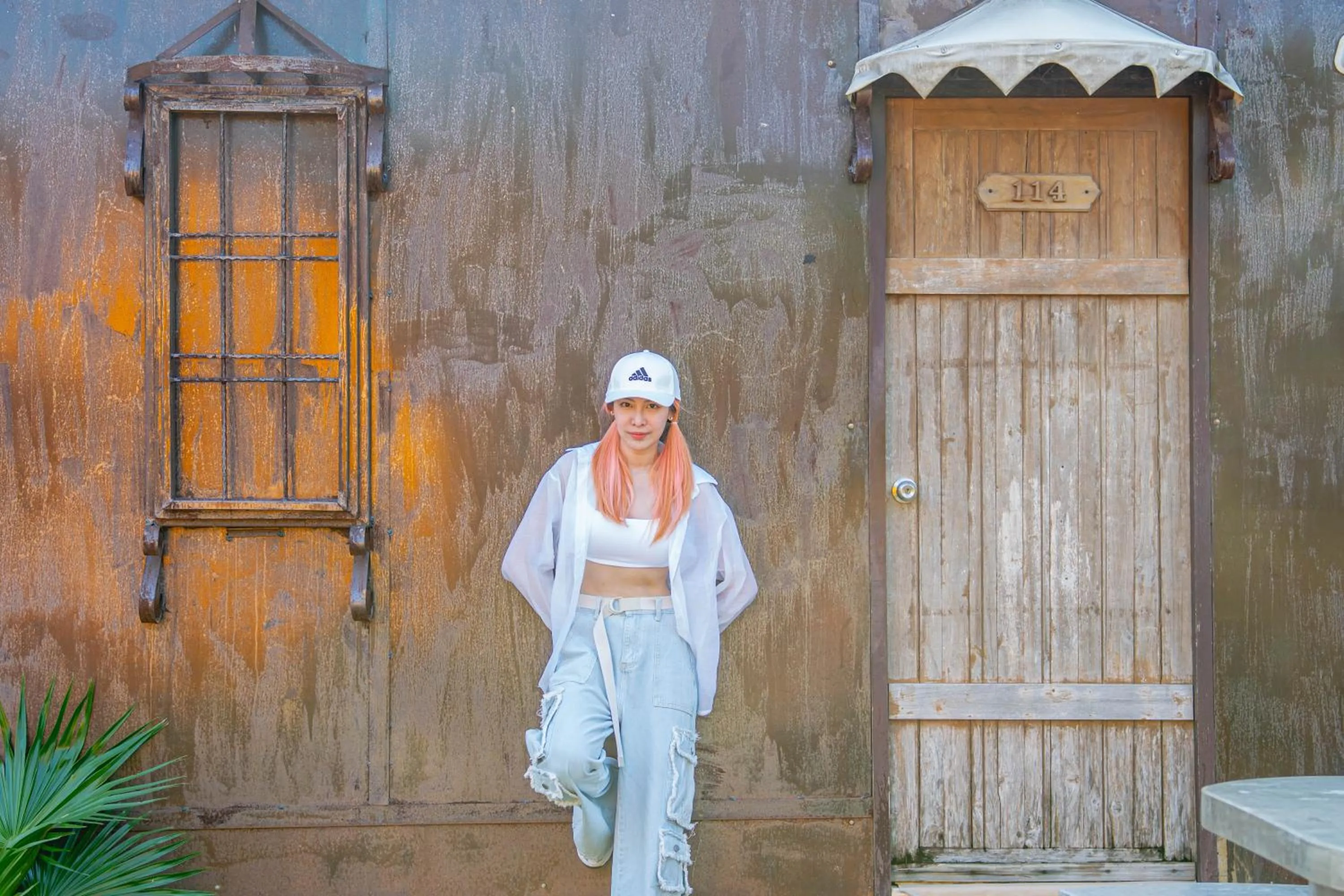 People in Apinya Resort Bangsarey