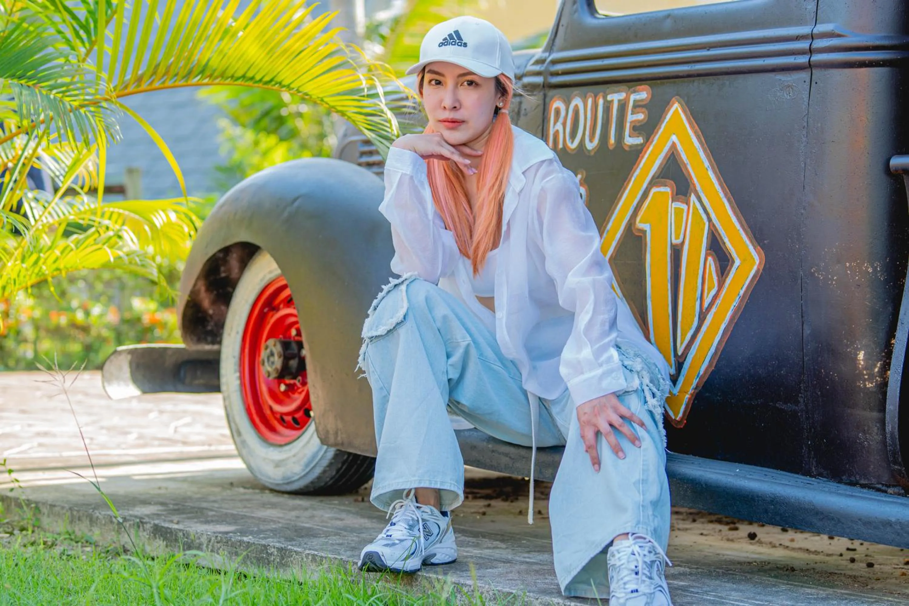 People in Apinya Resort Bangsarey