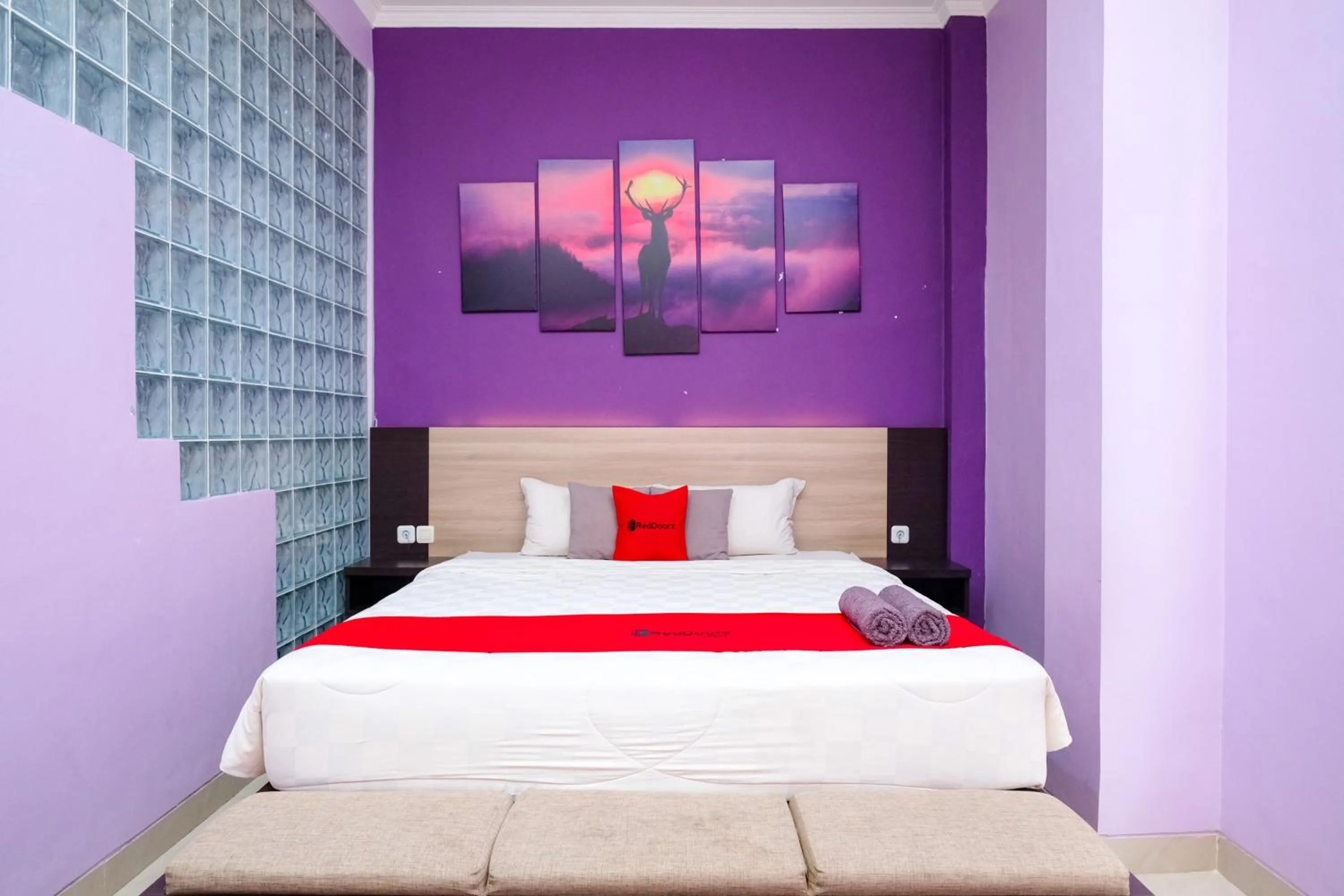 Bedroom, Bed in RedDoorz @ myRoom UMY