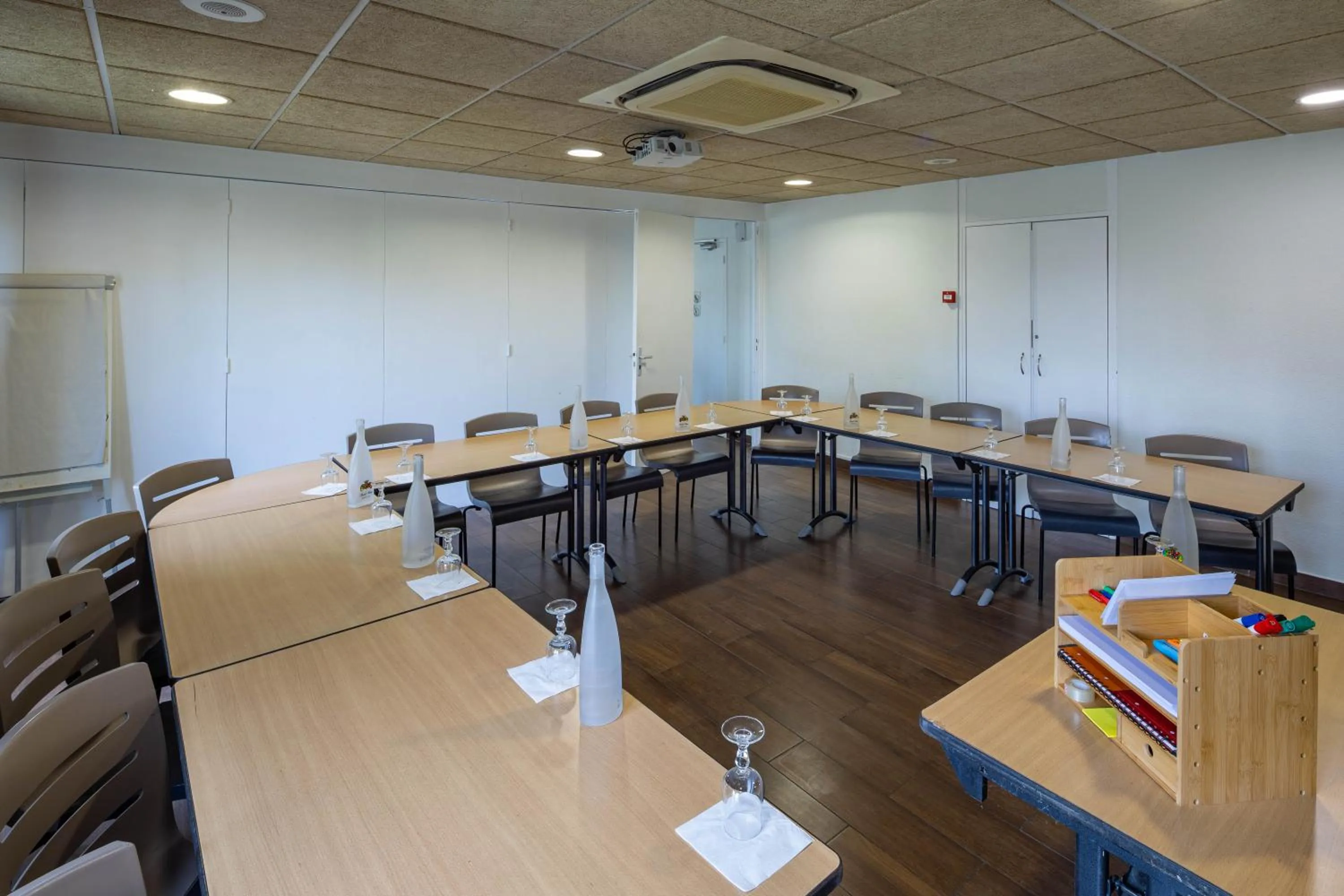Meeting/conference room in Campanile Arles