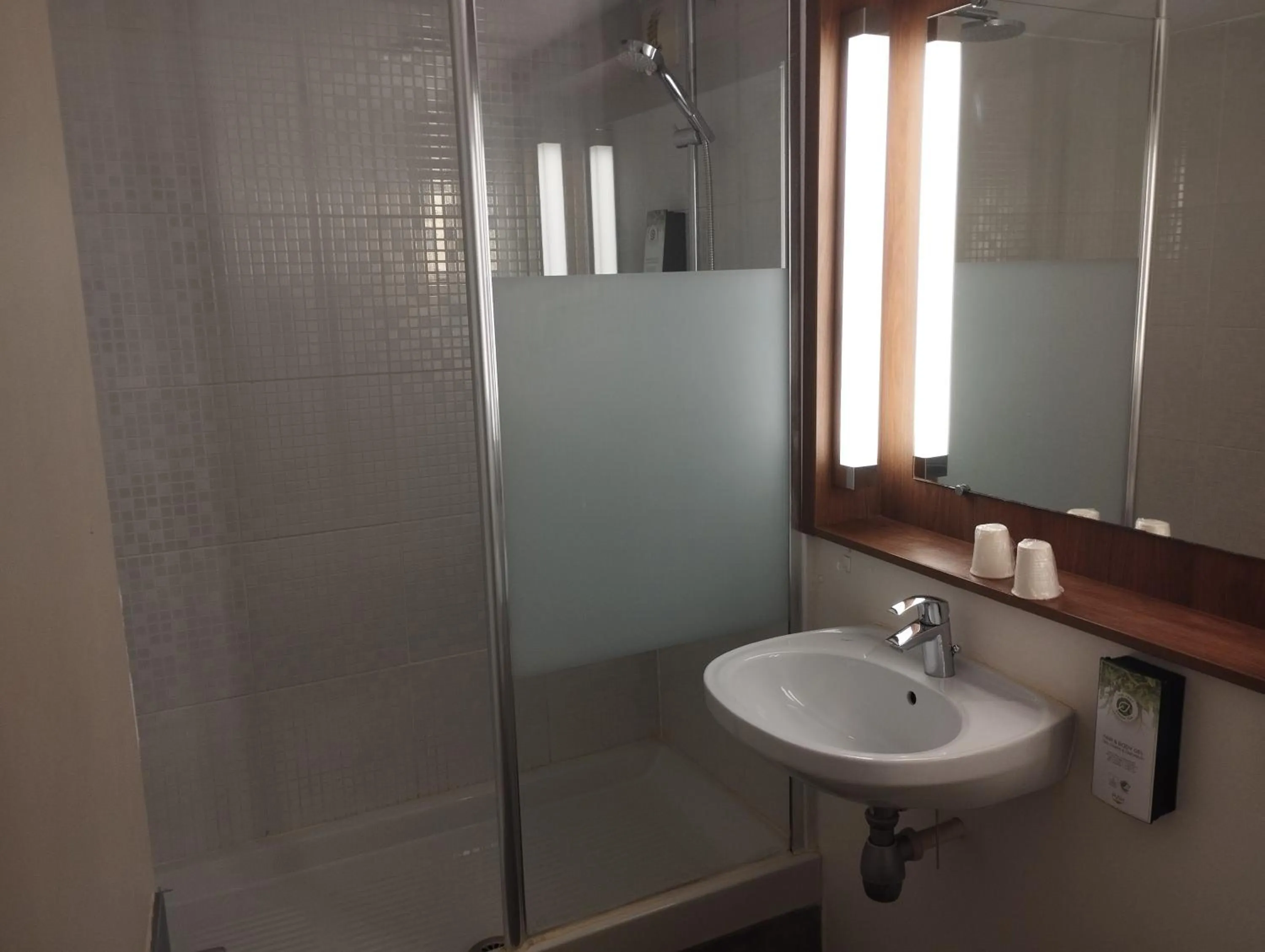 Bathroom in Campanile Arles