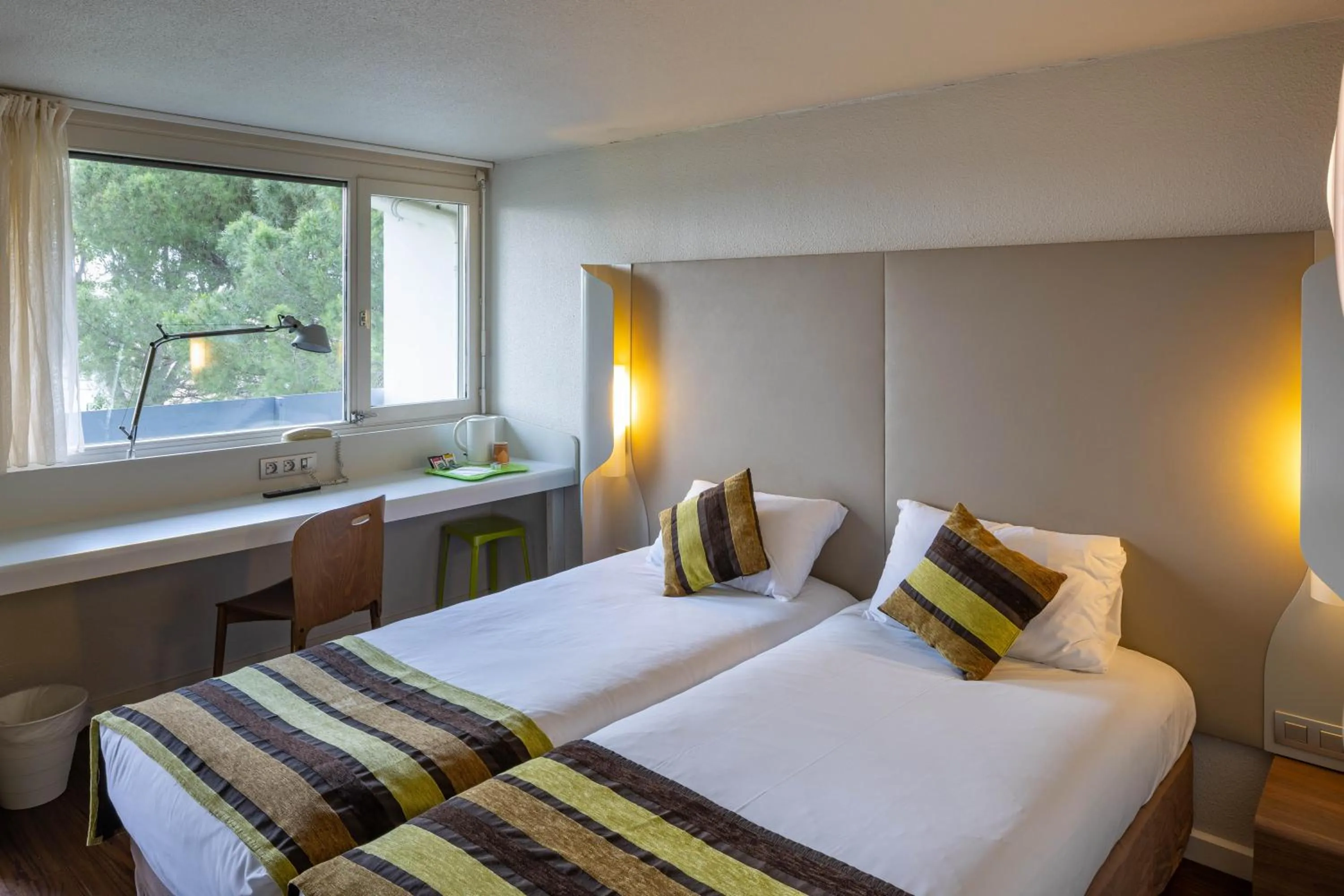 Bedroom, Bed in Noemys ARLES