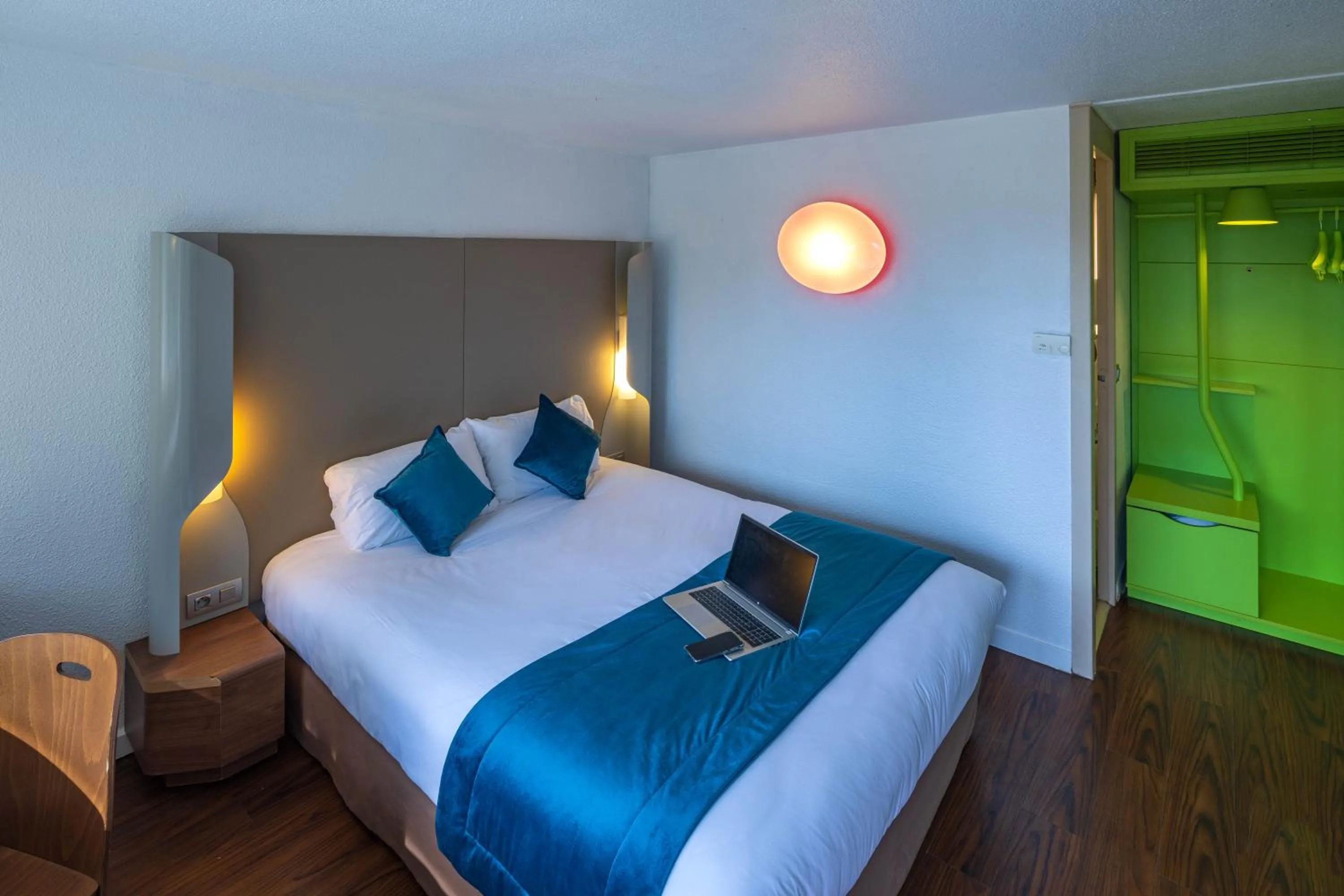 Bedroom, Bed in Campanile Arles