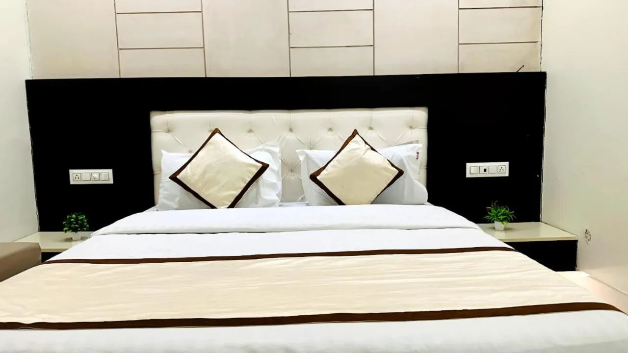 Bed in Abu Inn, Mount Abu - The Luxury Boutique Stay