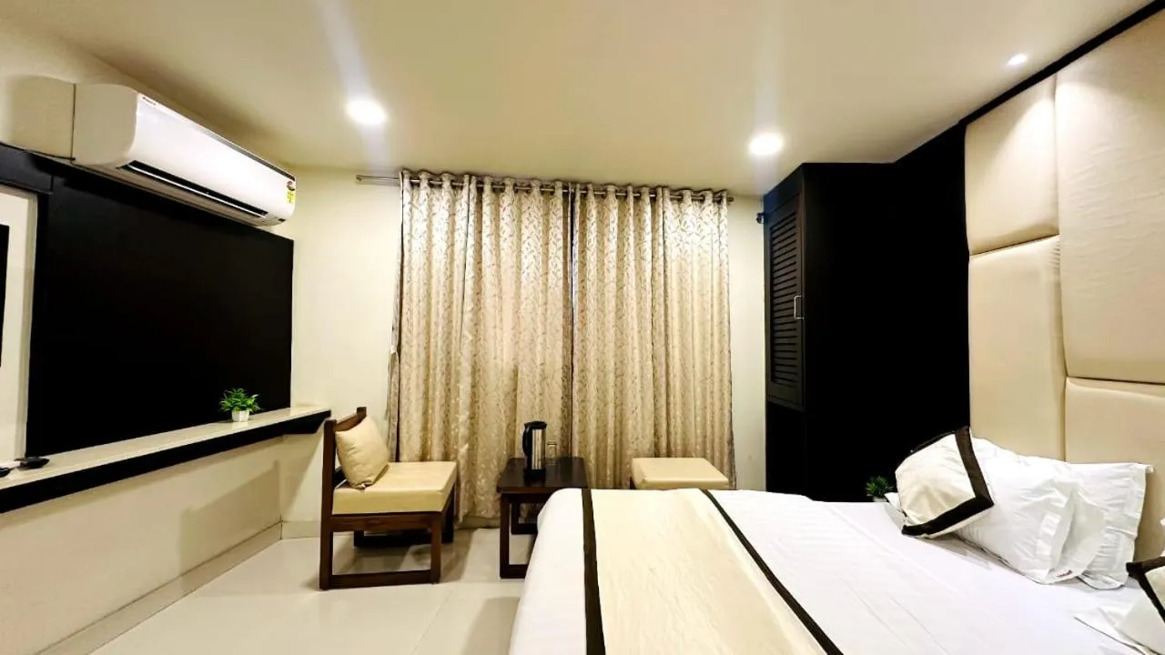 Bedroom, Bed in Abu Inn, Mount Abu - The Luxury Boutique Stay