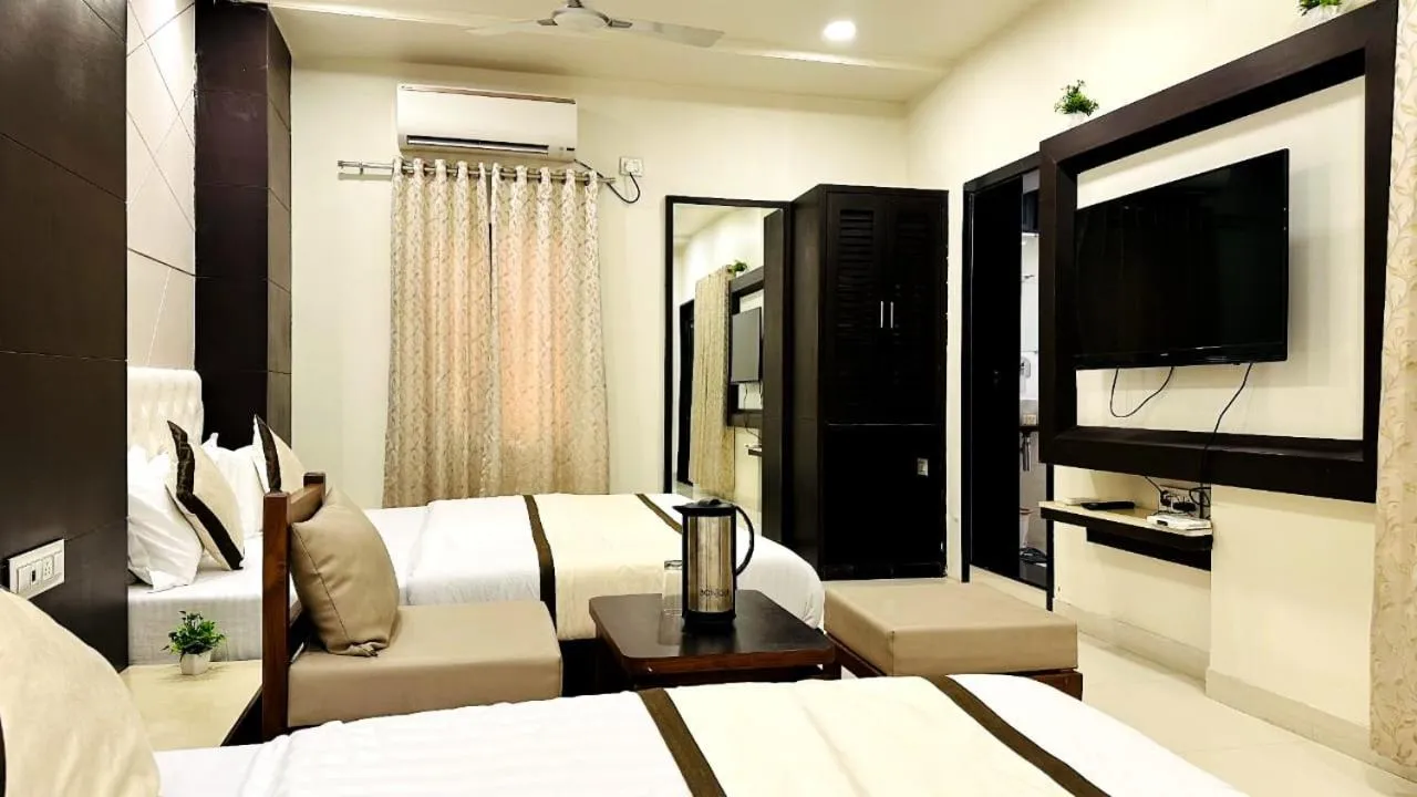 Bedroom, Bed in Abu Inn, Mount Abu - The Luxury Boutique Stay