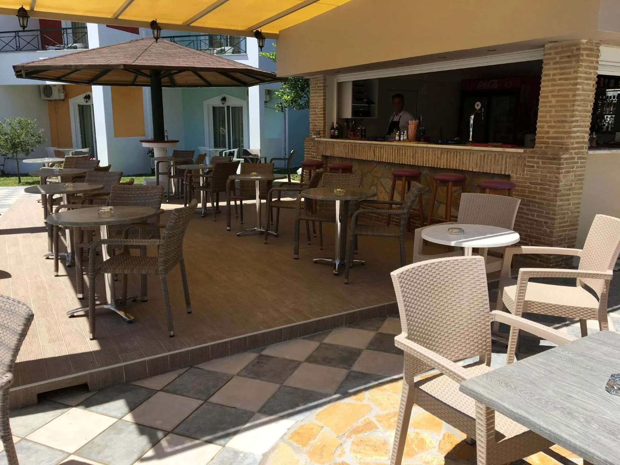 Restaurant/places to eat in Maistrali Hotel Zante