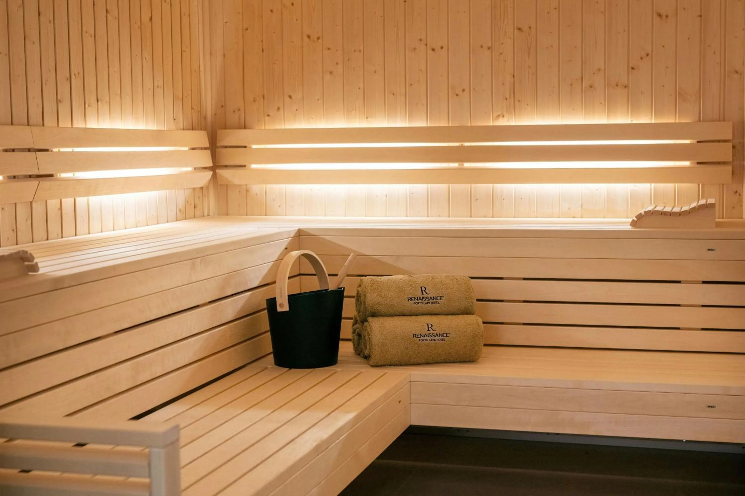 Area and facilities in Renaissance Porto Lapa Hotel