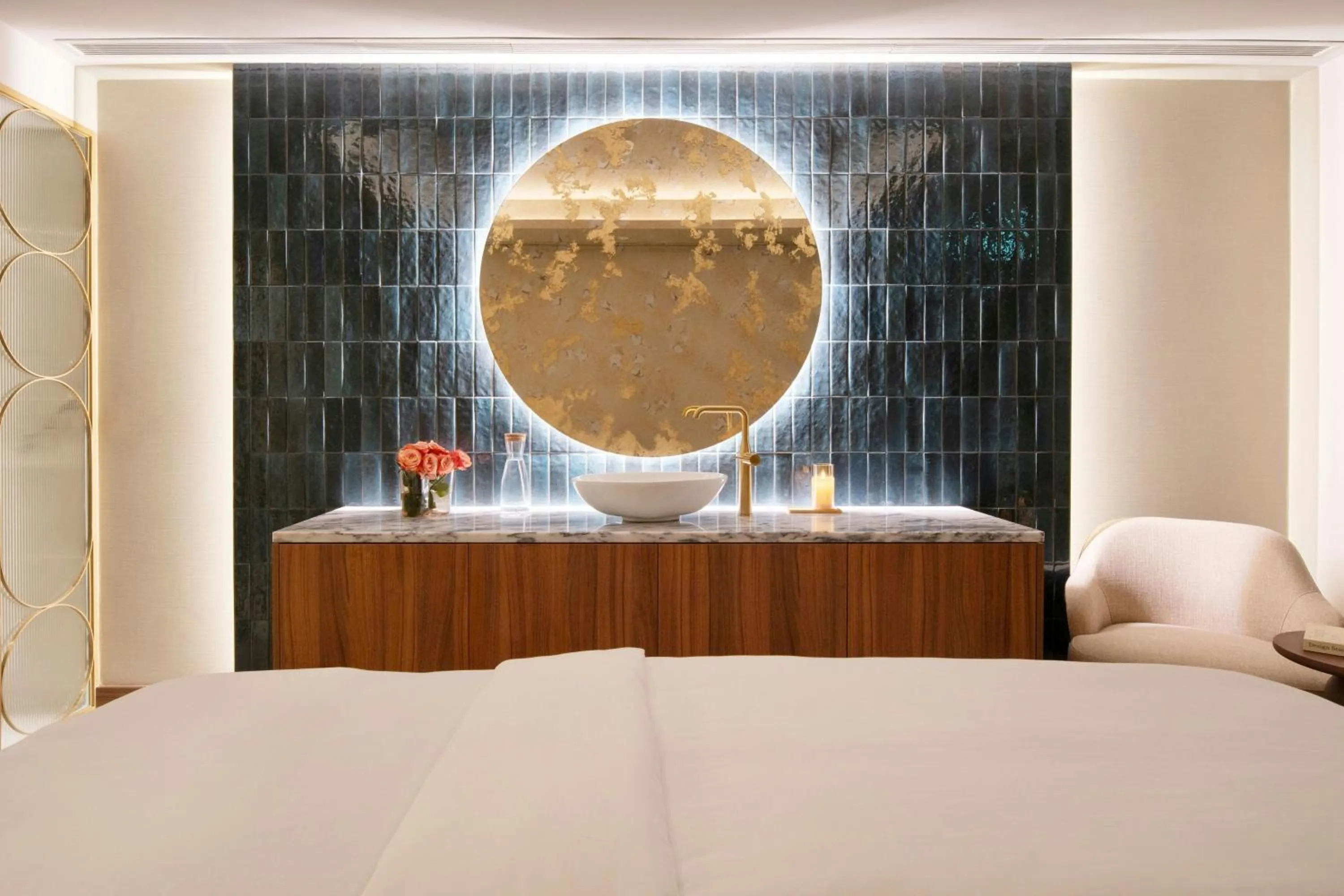 Spa and wellness centre/facilities, Bed in Renaissance Porto Lapa Hotel