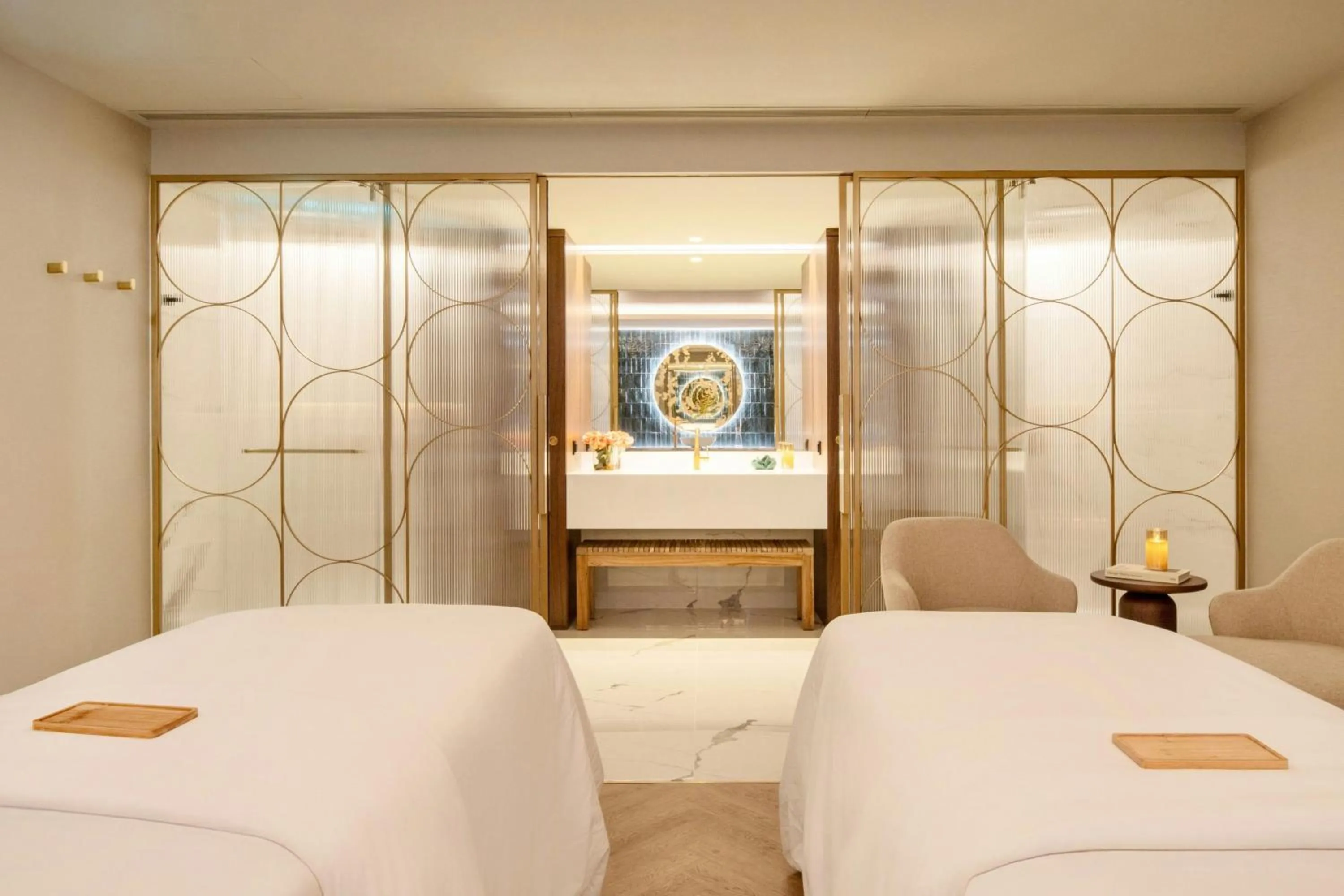 Spa and wellness centre/facilities, Bed in Renaissance Porto Lapa Hotel