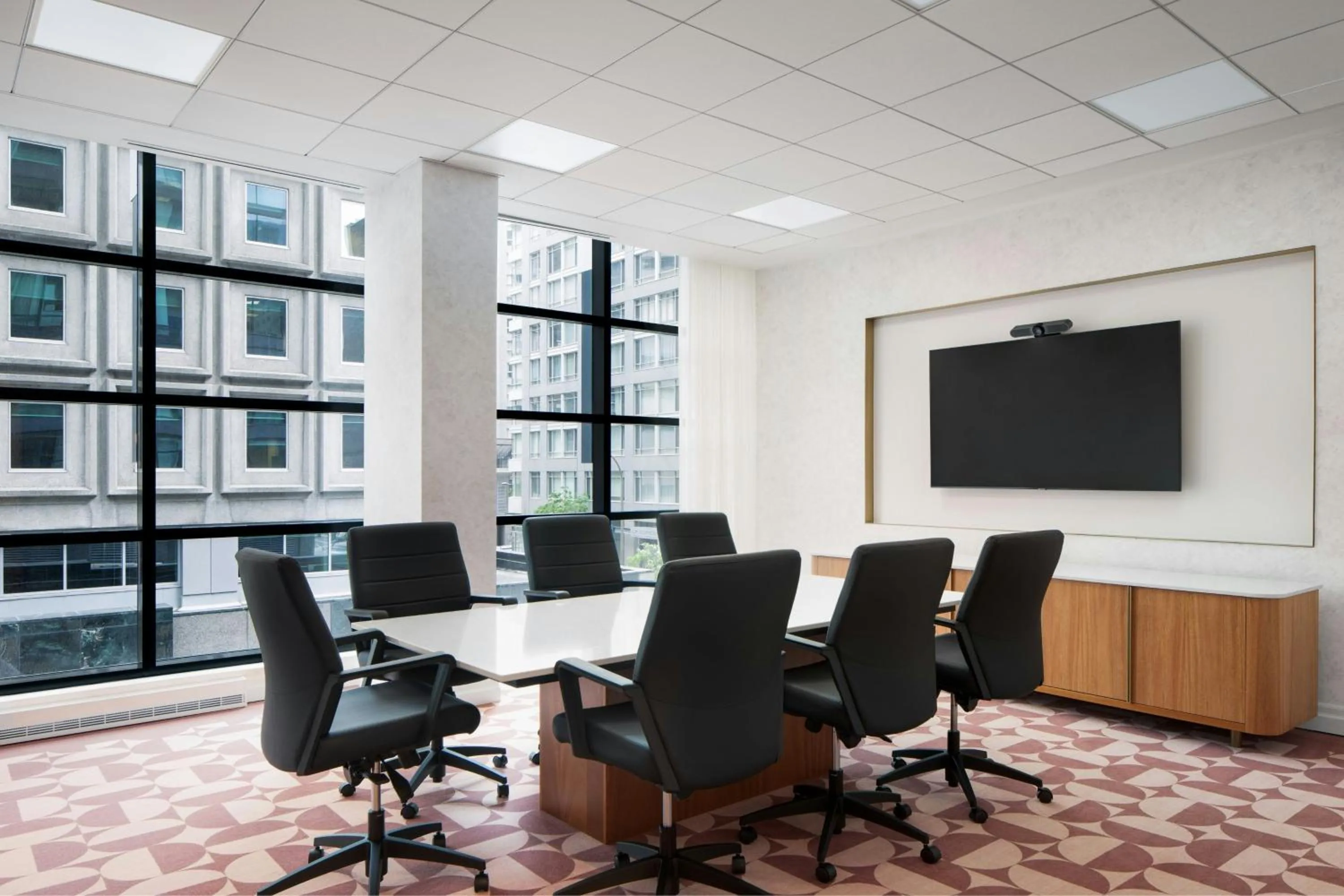 Meeting/conference room in HONEYROSE Hotel, Montreal, a Tribute Portfolio Hotel