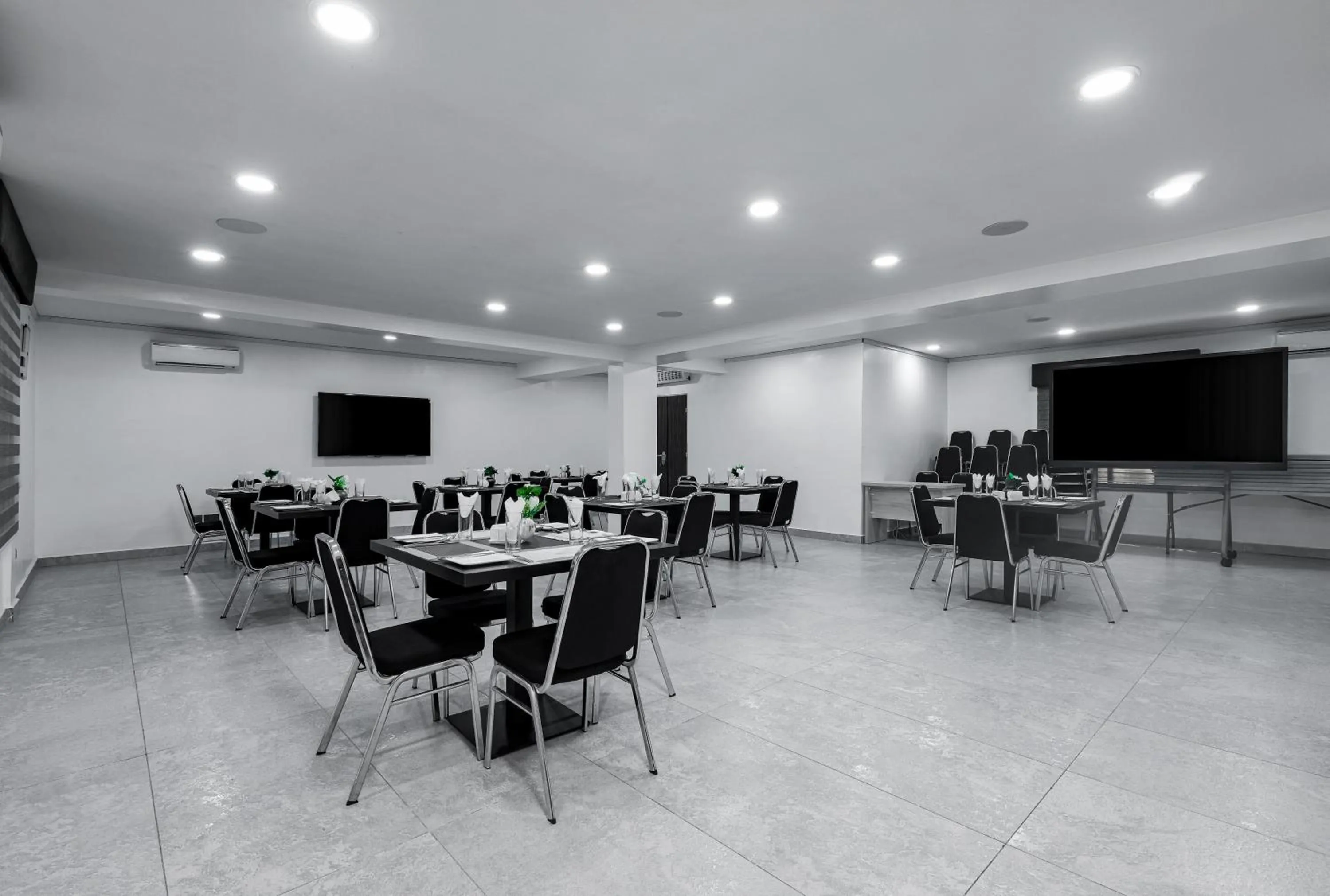 Restaurant/places to eat in BKT Cribs - Apartments & Suites