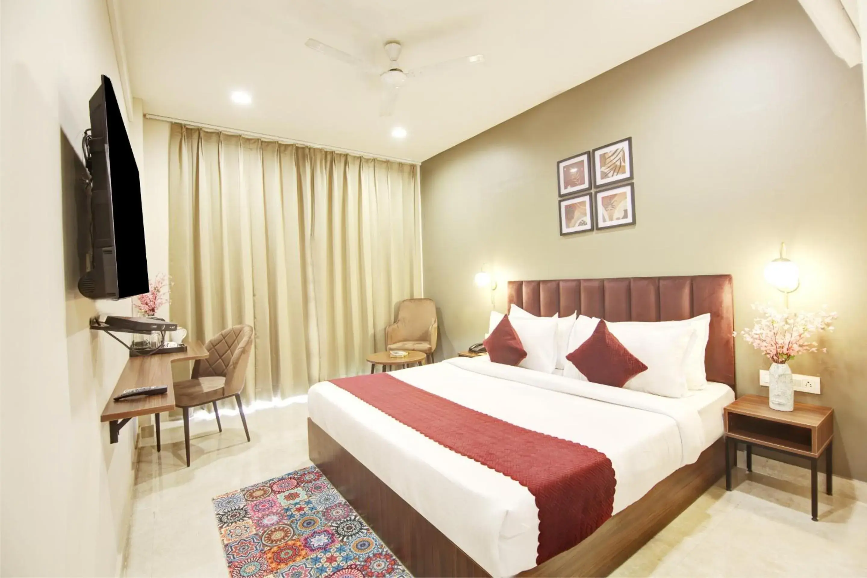 Deluxe King Room in Saltstayz Select - Near Sohna Road City Center Deluxe King Room in Saltstayz Select - Near Sohna Road City Center