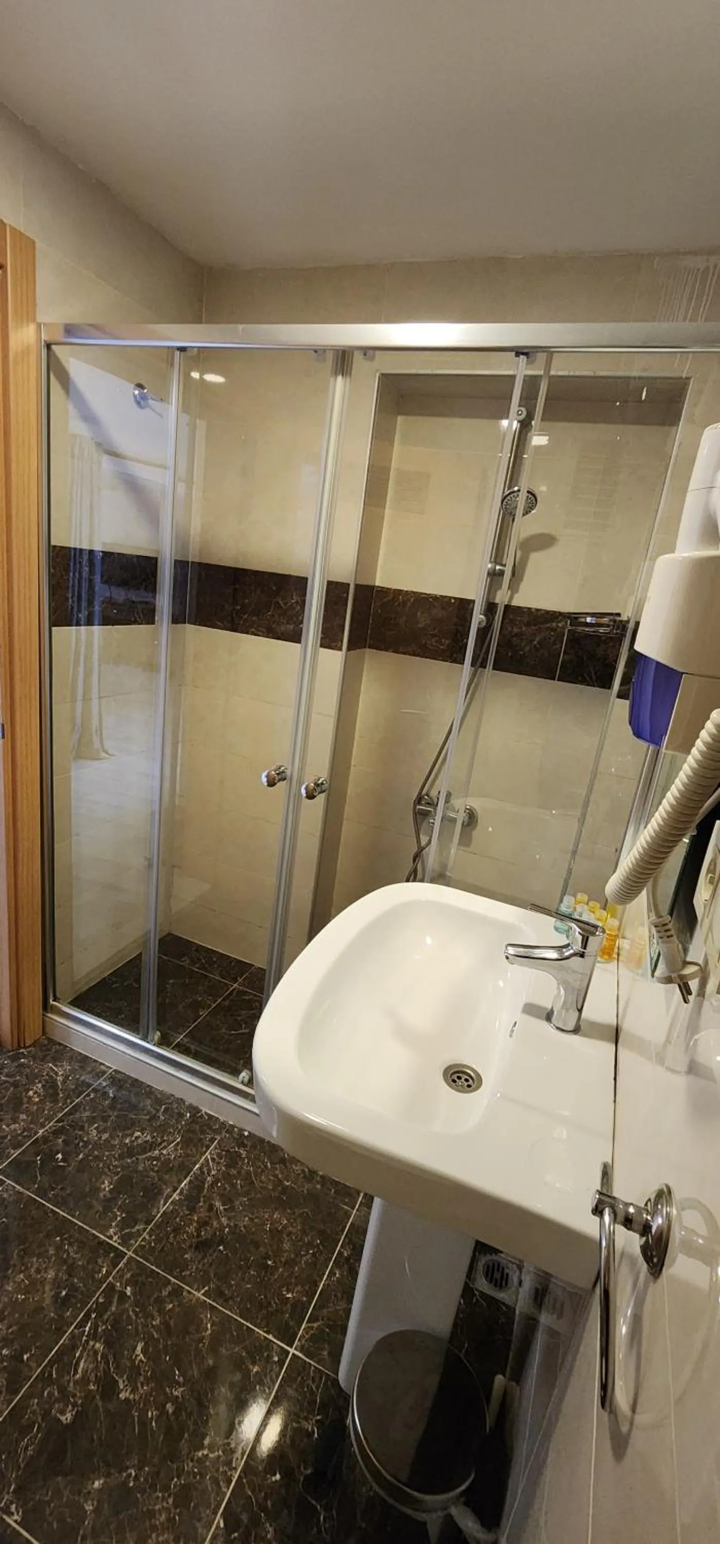Shower in GalataportWawhotel