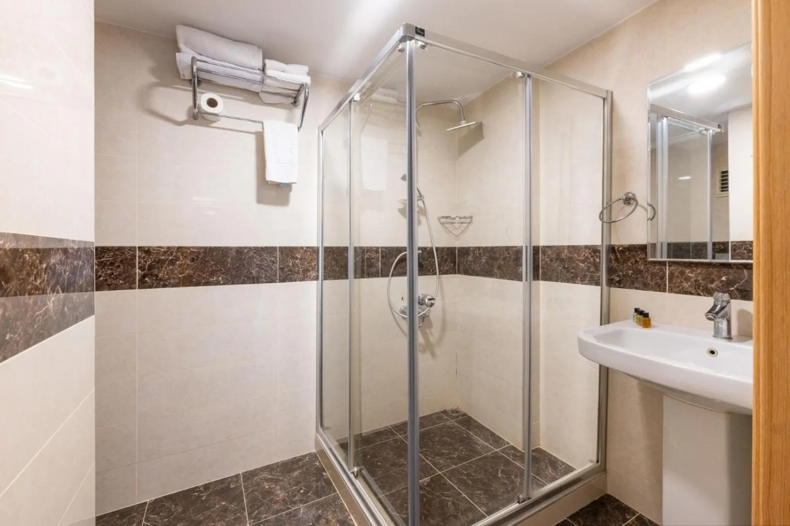 Shower in GalataportWawhotel