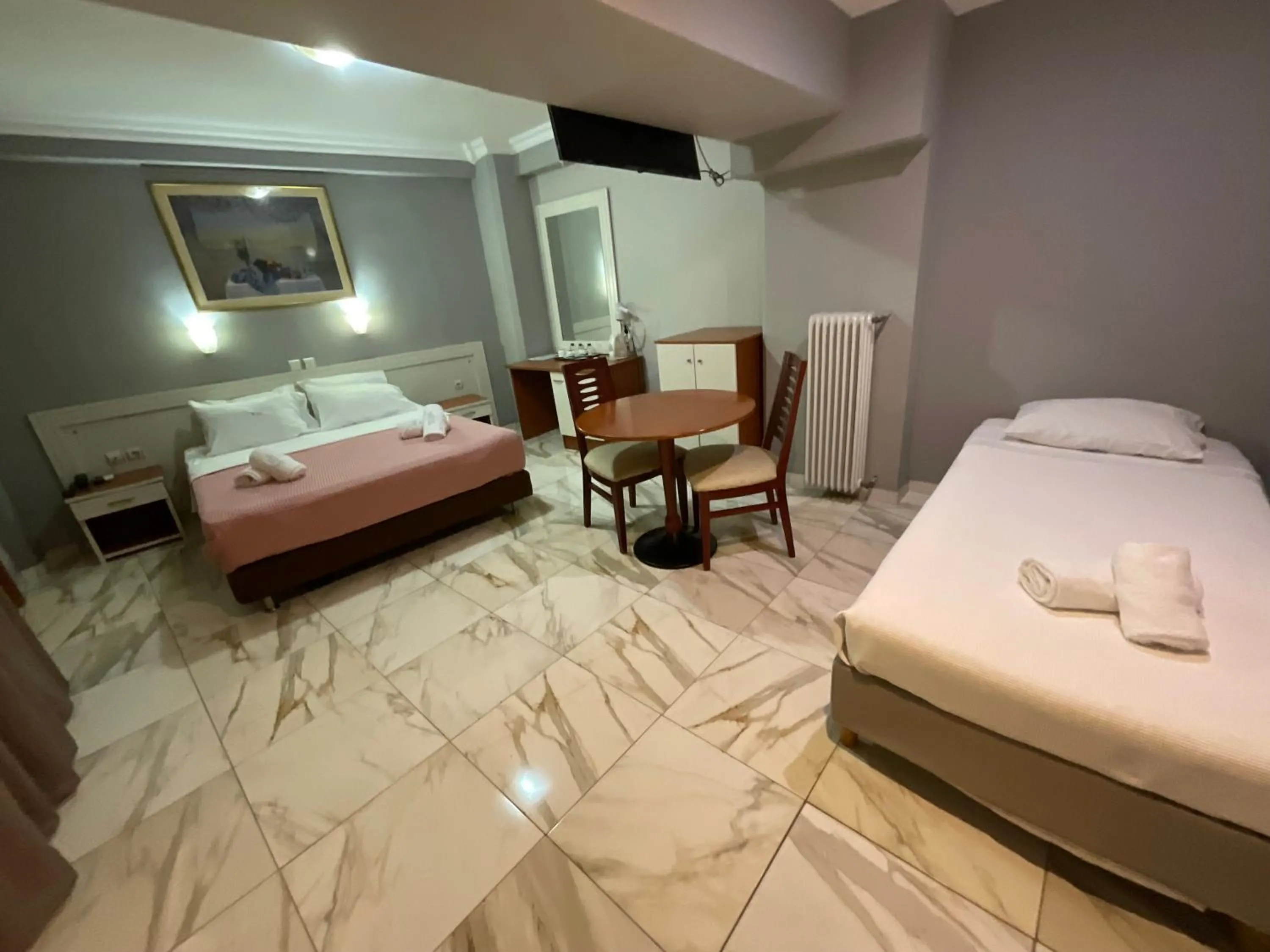 Photo of the whole room, Bed in Piraeus Acropole Hotel