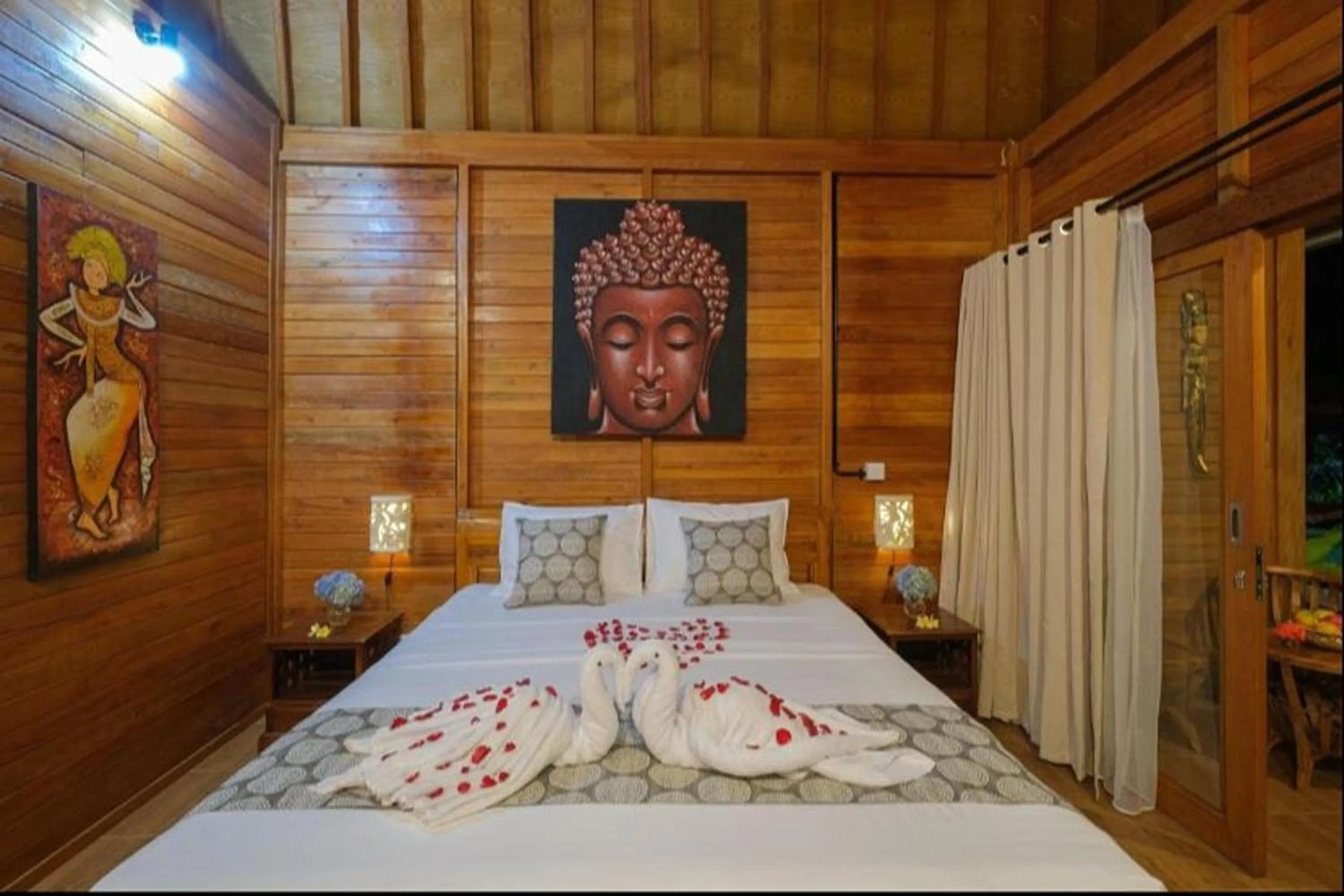 Bedroom, Bed in Villa Felise Sanur