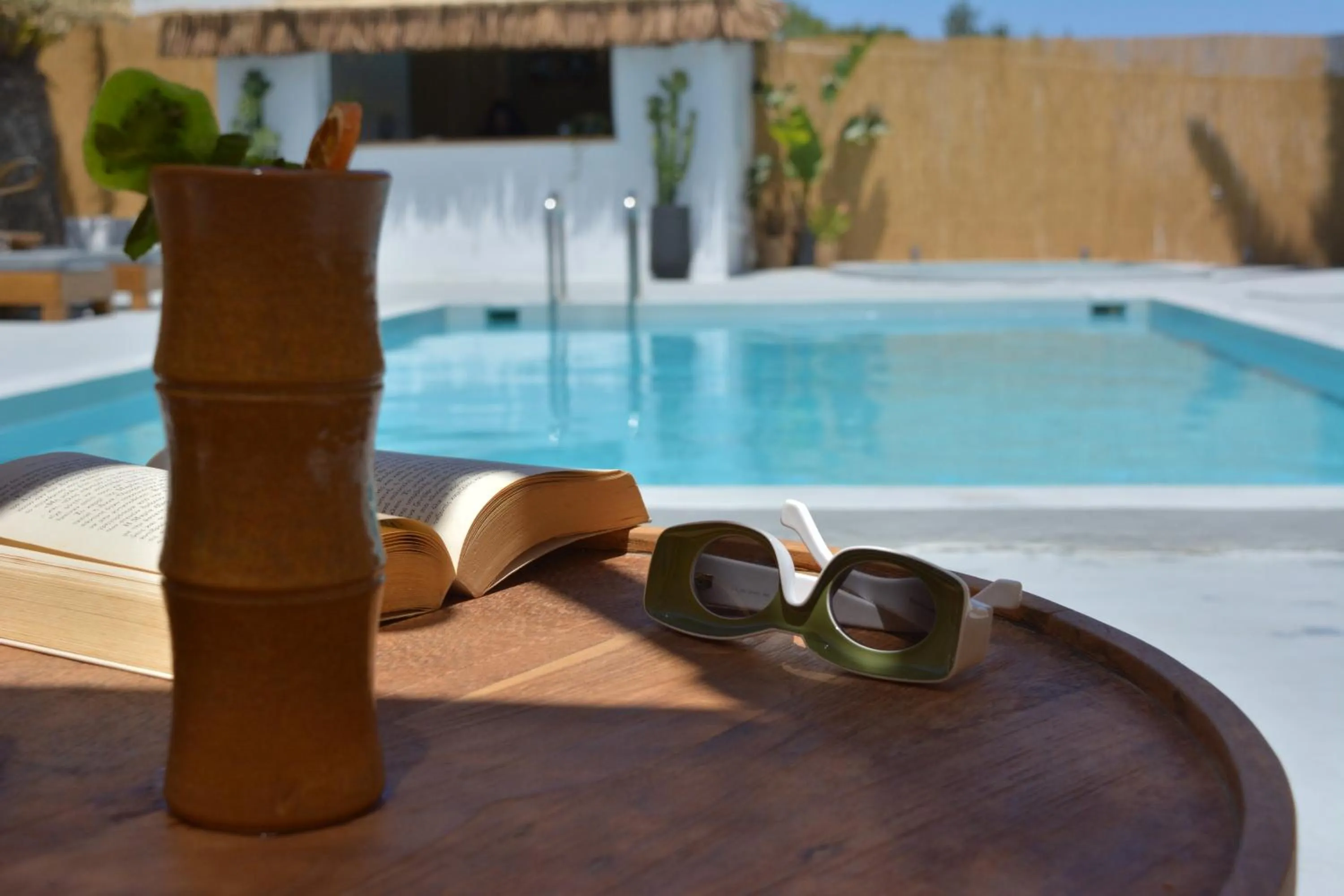 Restaurant/places to eat in Margarita Hotel