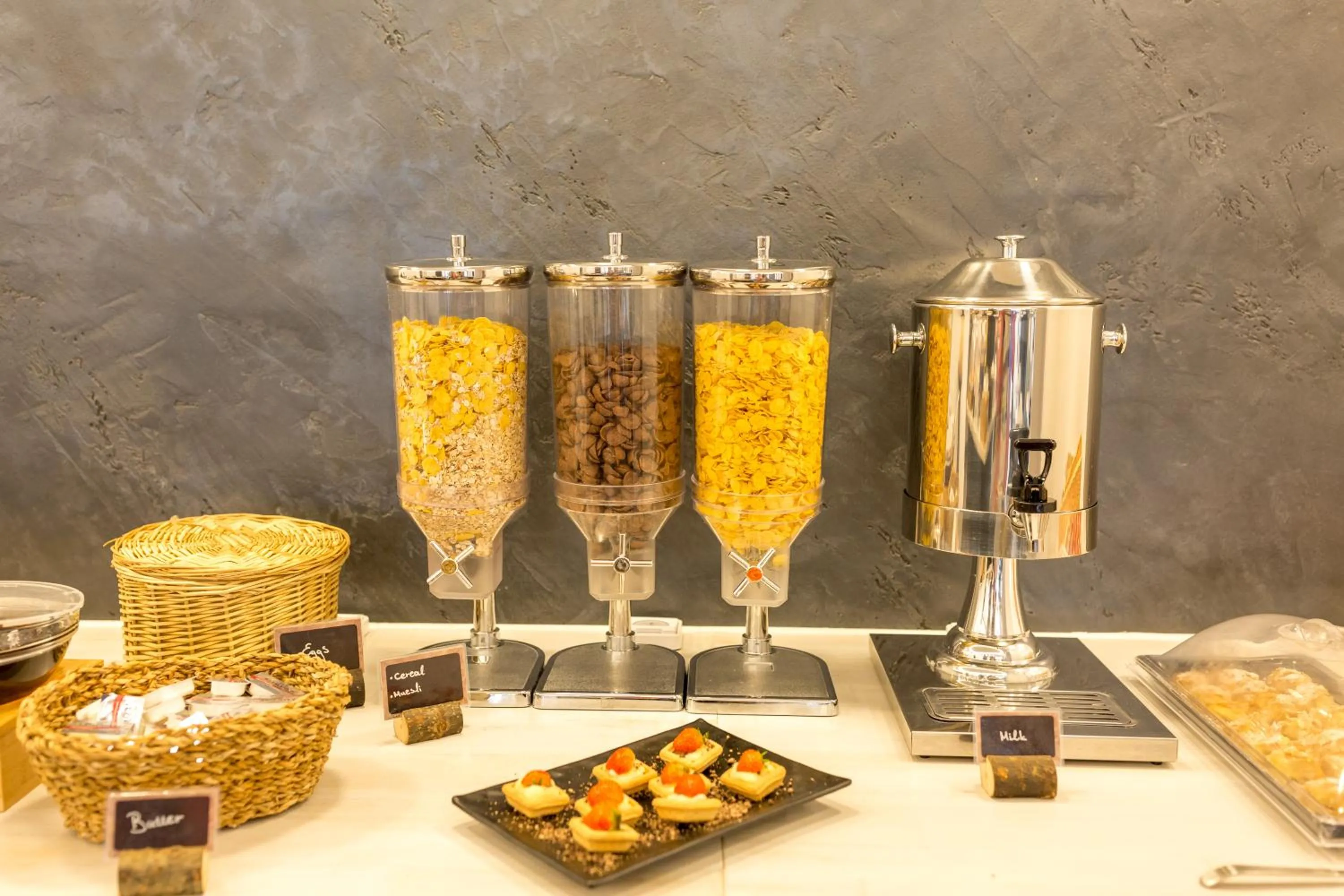 Buffet breakfast in Margarita Hotel