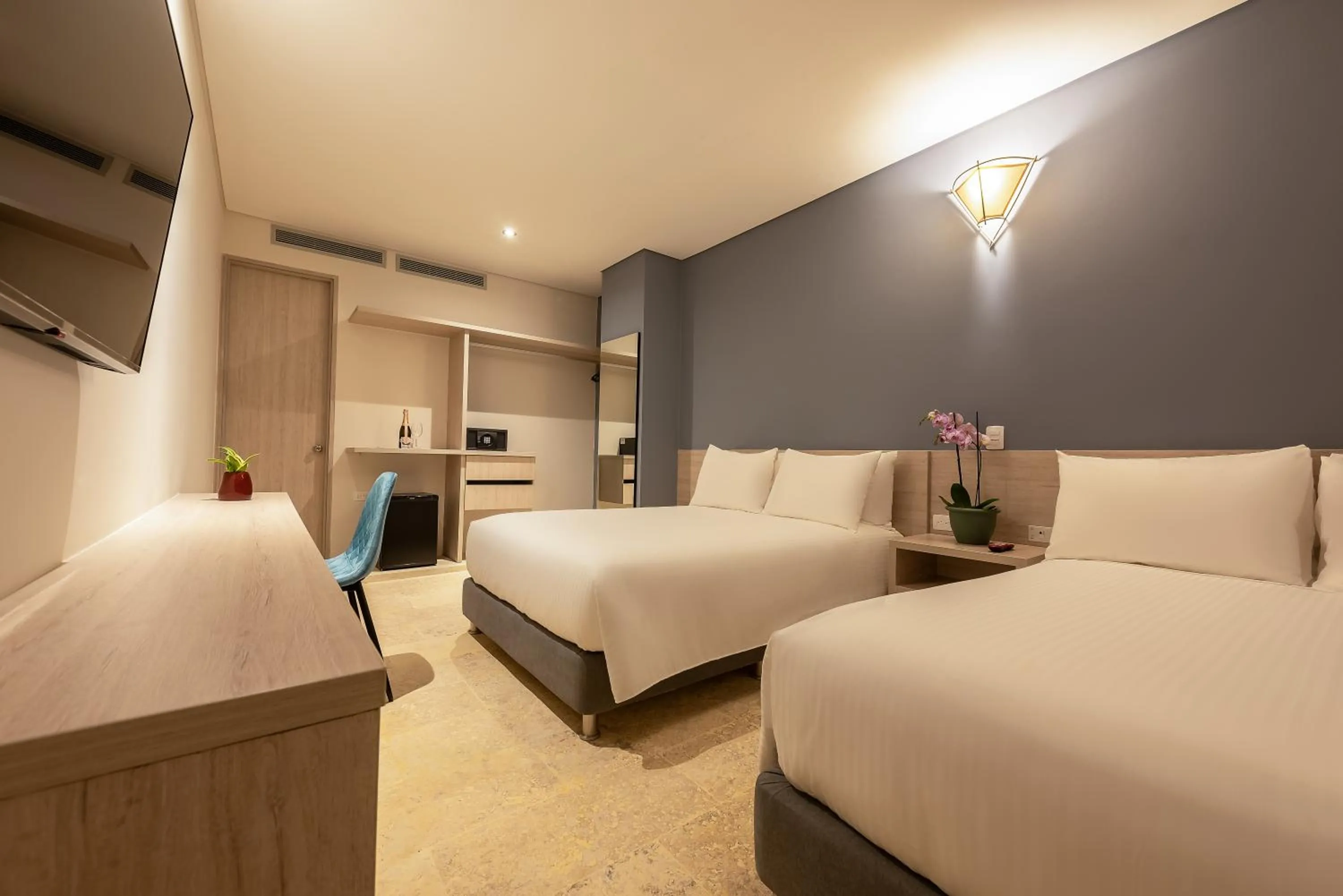 Photo of the whole room, Bed in Hotel Rilux Cartagena