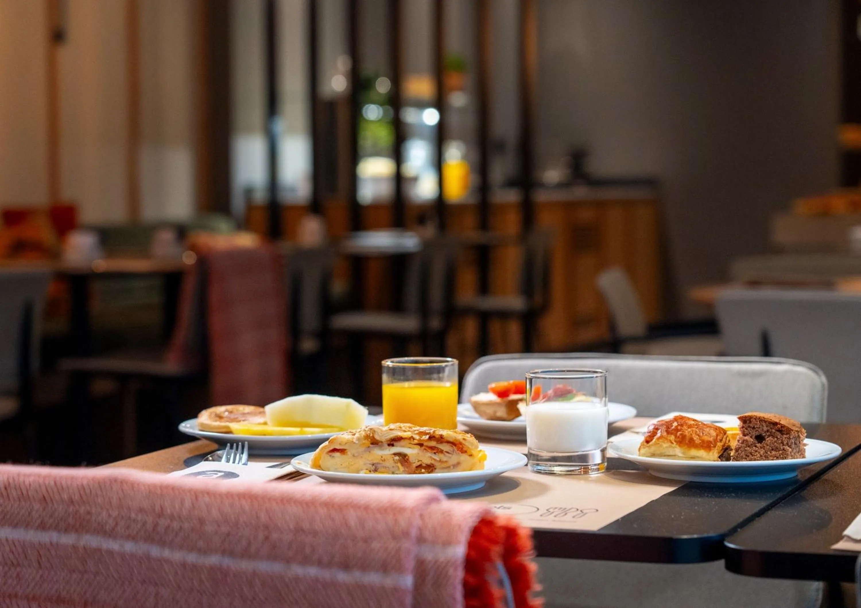 Breakfast in Acta The Clover