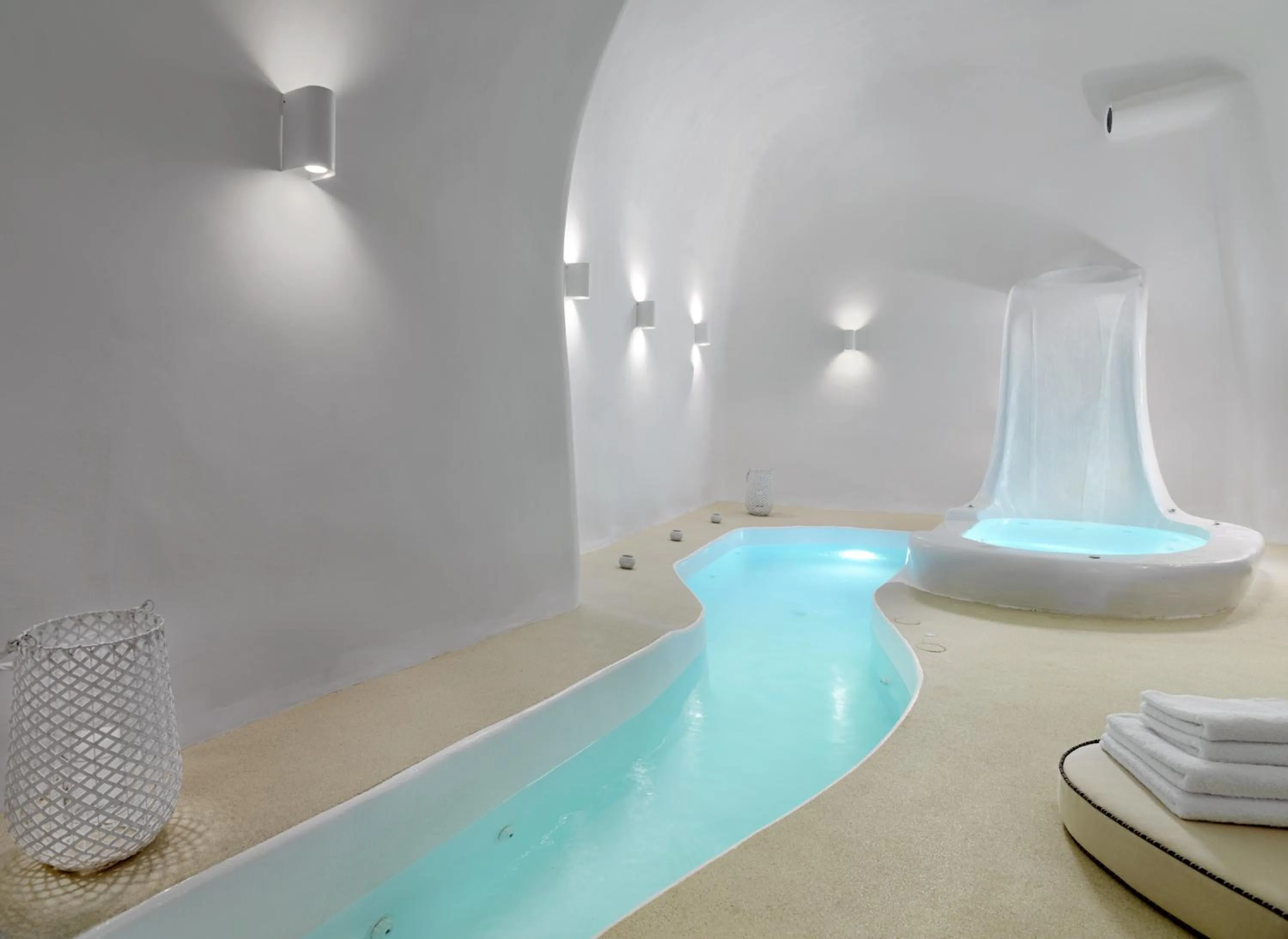 Swimming pool in Tholos Resort