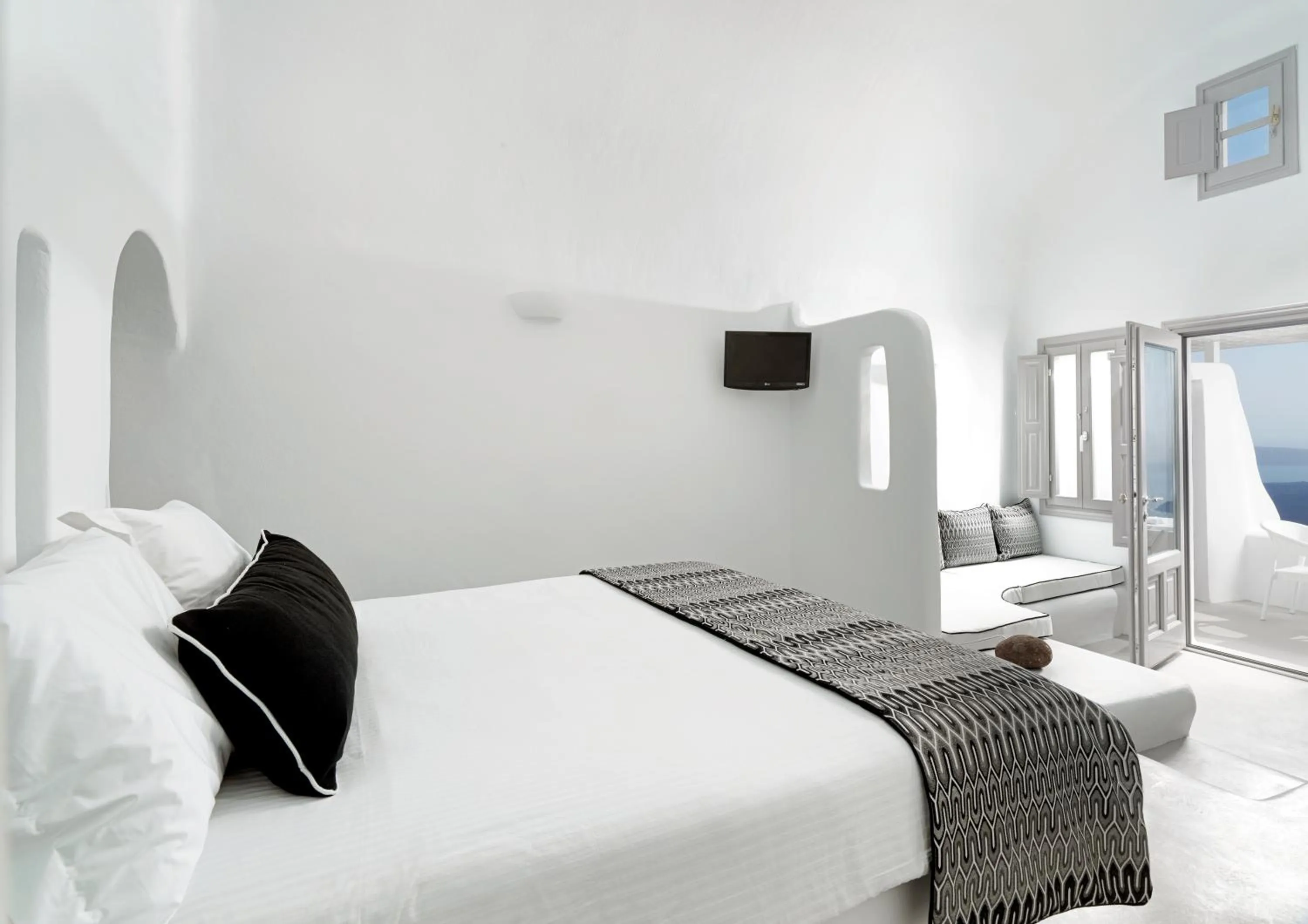 Photo of the whole room, Bed in Tholos Resort