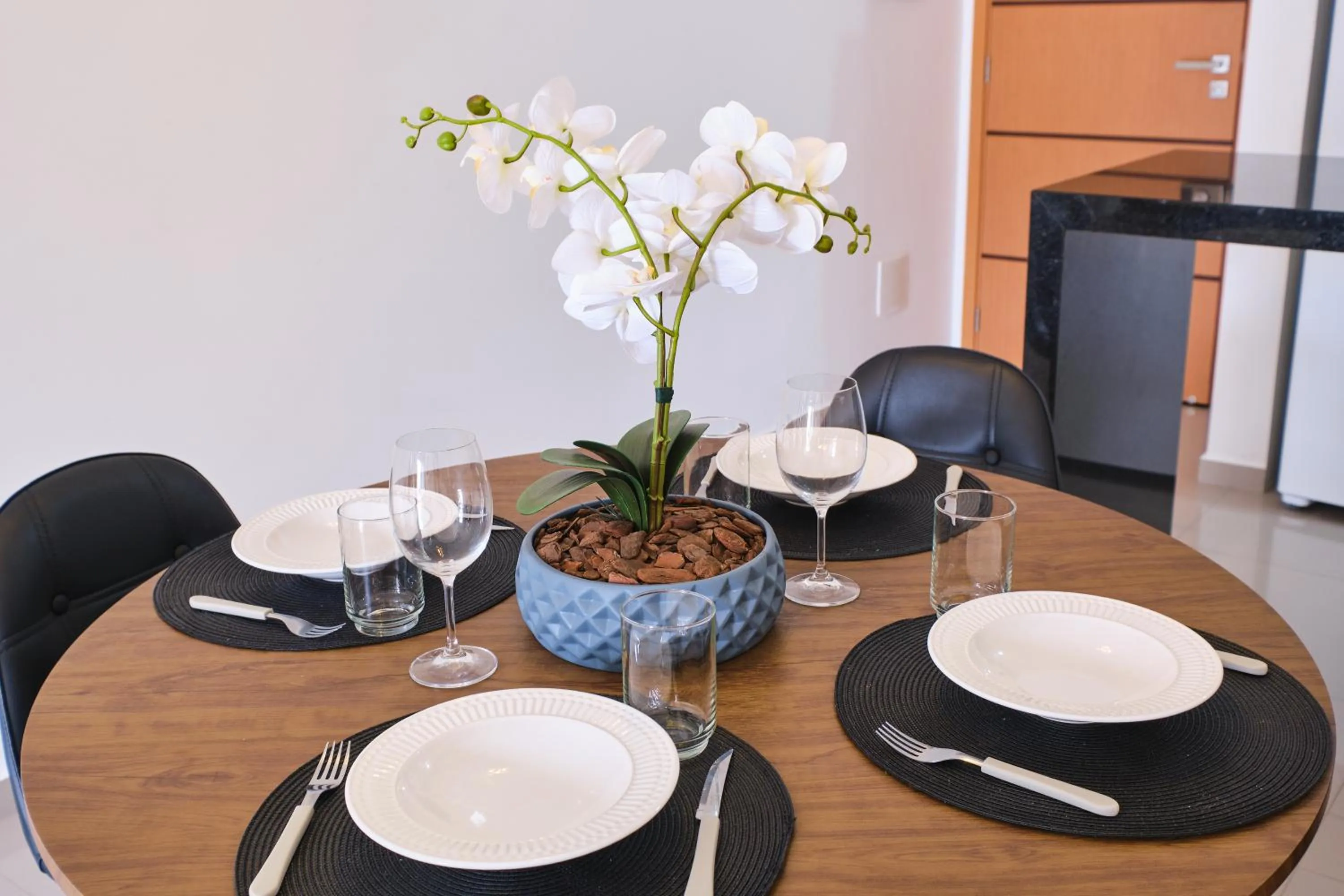 Kitchen or kitchenette in 2 QUARTOS com Churrasqueira na Varanda, Piscina, Garagem interna, WiFi 500mbps, Ar Condicionado e Telas de Proteção